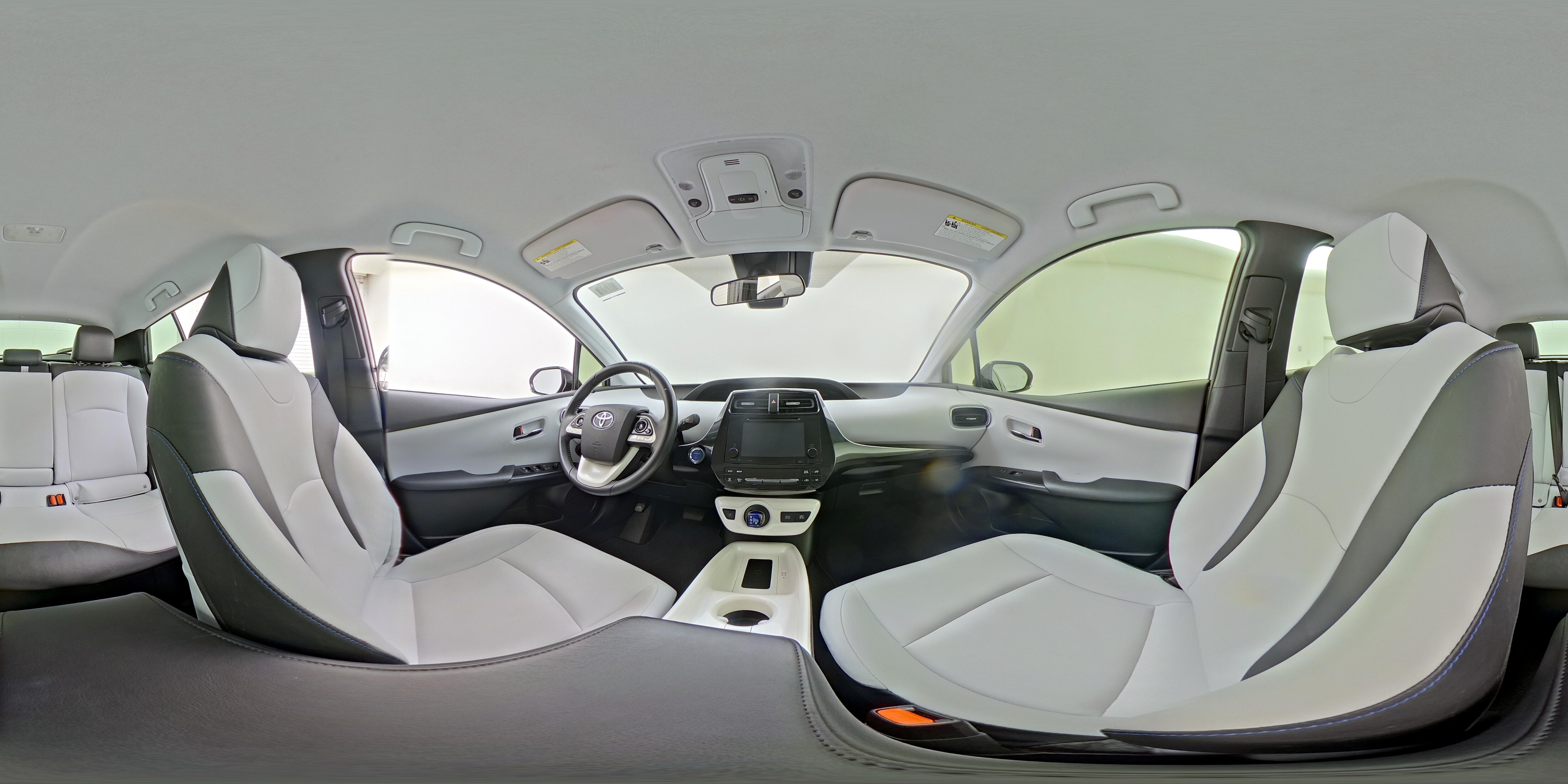 2018 Toyota Prius Three - Photo 24