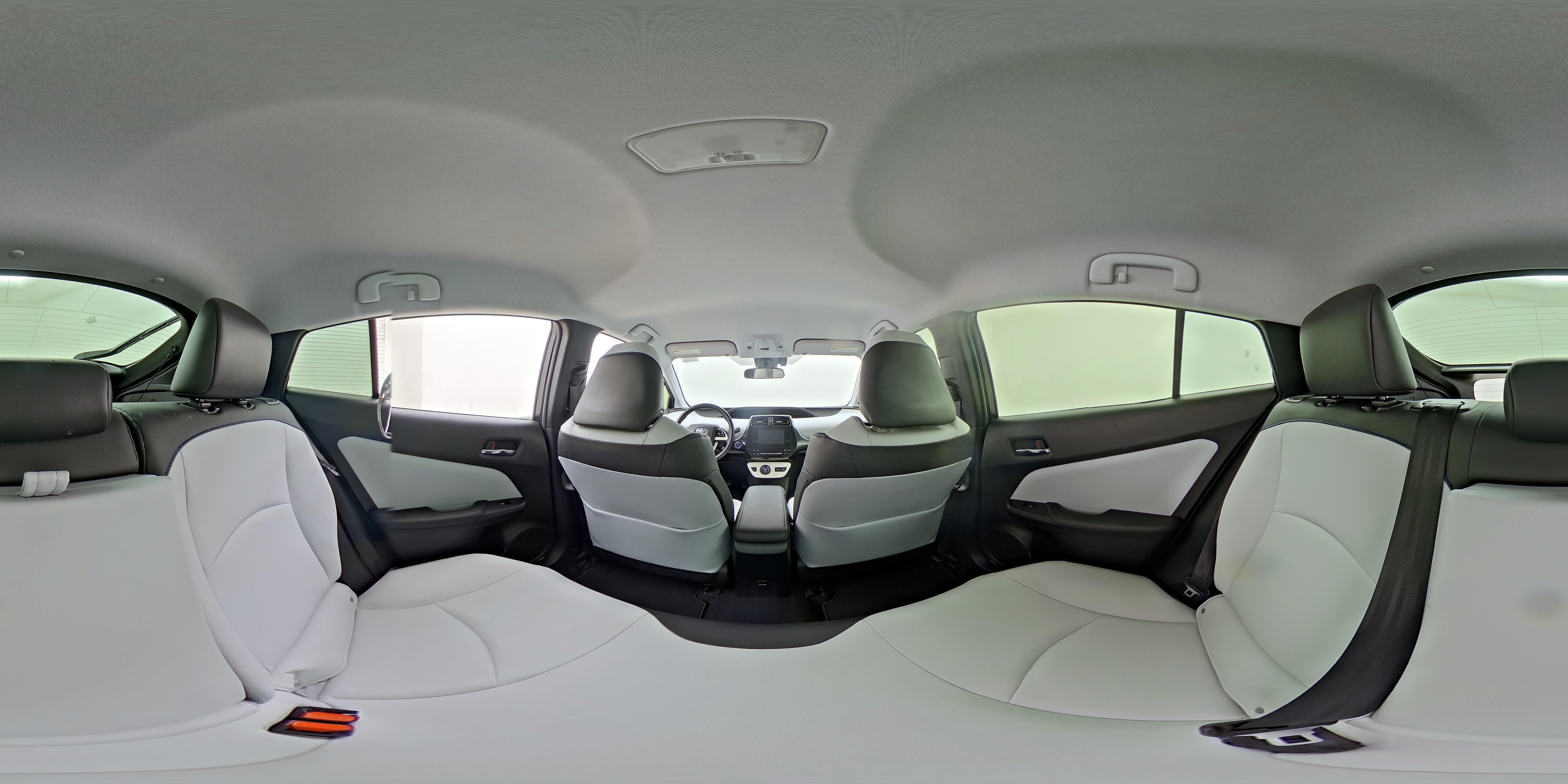 2018 Toyota Prius Three - Photo 25