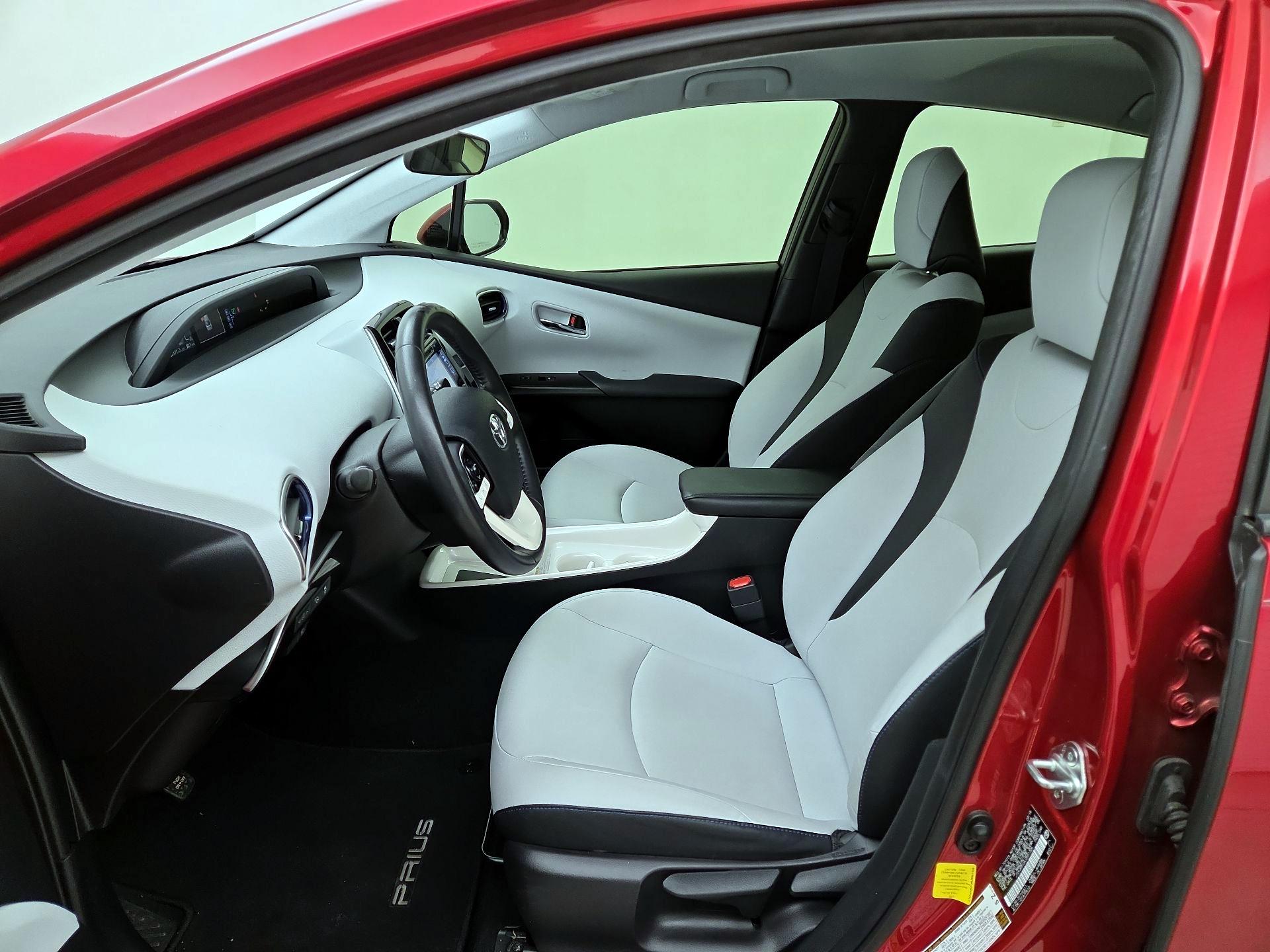Thumbnail: 2018 Toyota Prius - 11