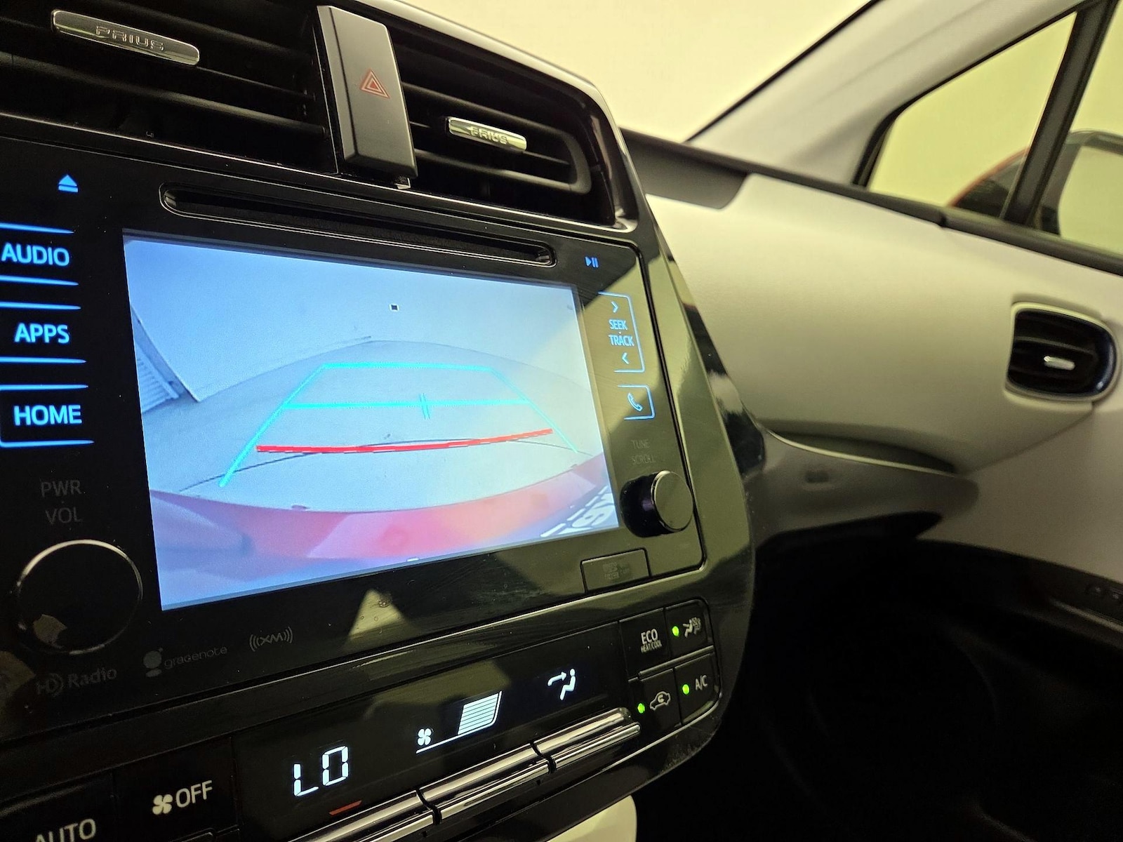 2018 Toyota Prius Three - Photo 15