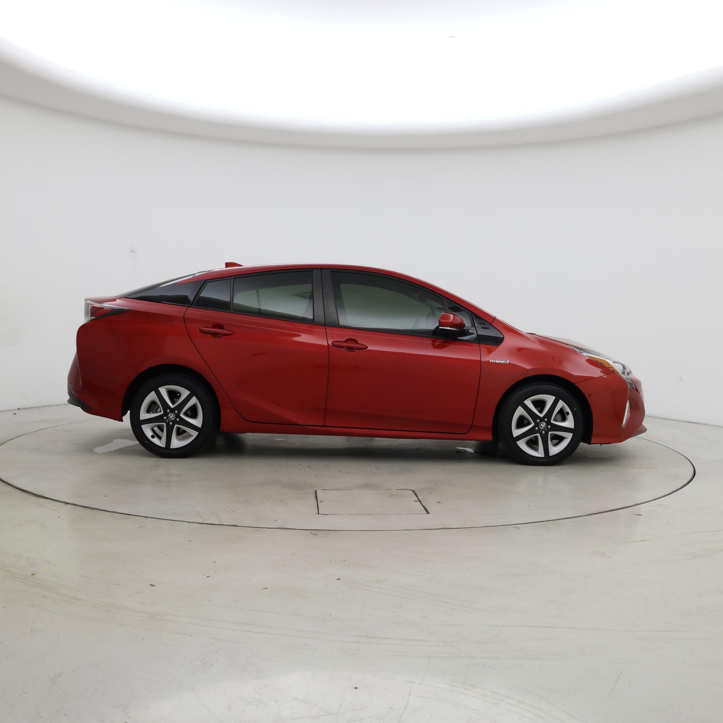 Thumbnail: 2018 Toyota Prius - 7