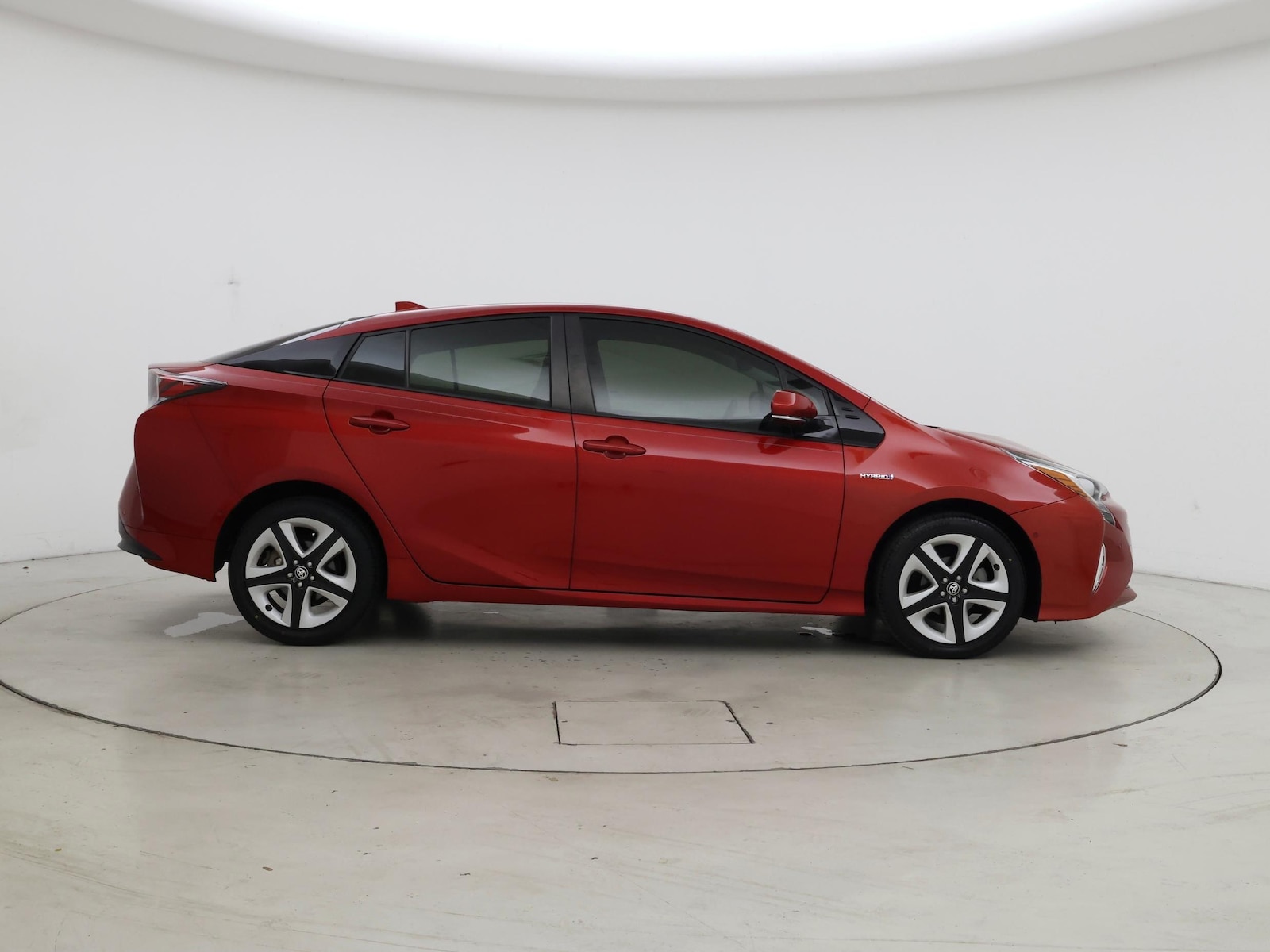 2018 Toyota Prius Three - Photo 8