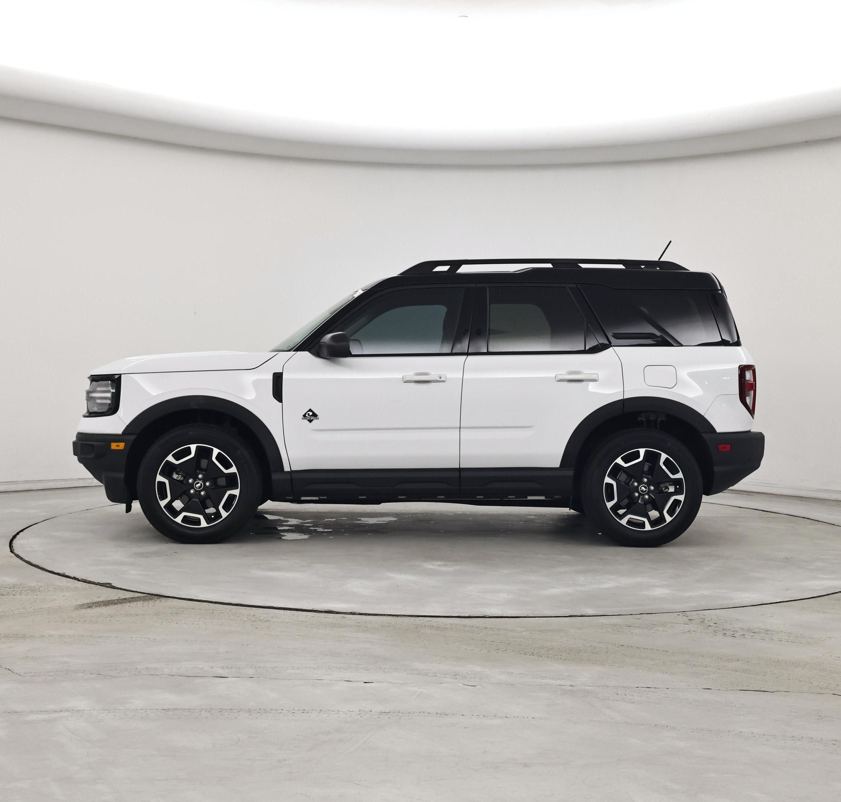 Thumbnail: 2023 Ford Bronco Sport - 3