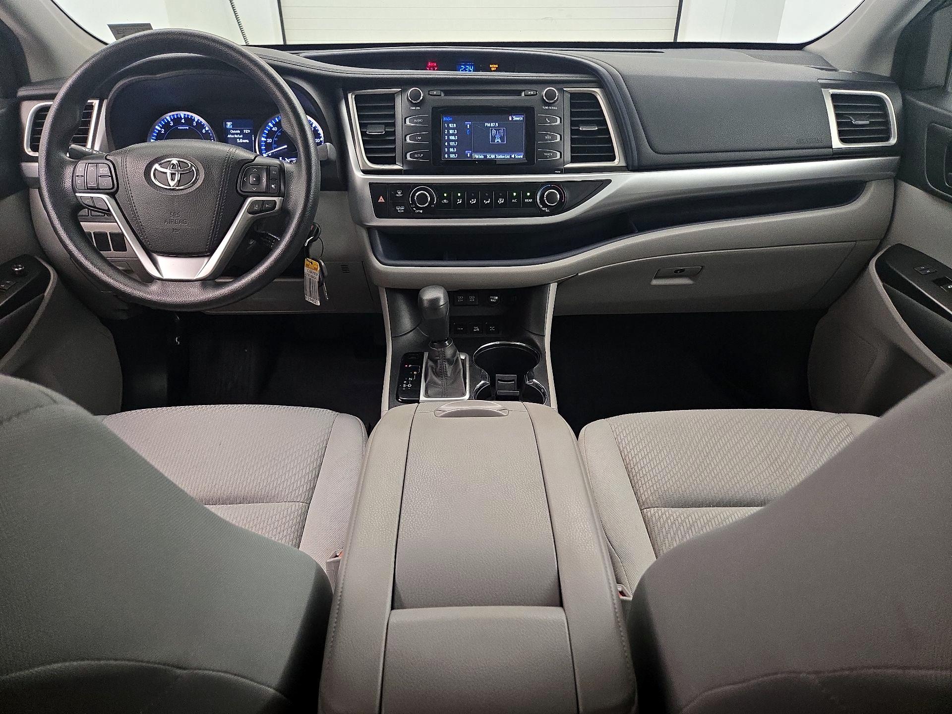 Thumbnail: 2017 Toyota Highlander - 9