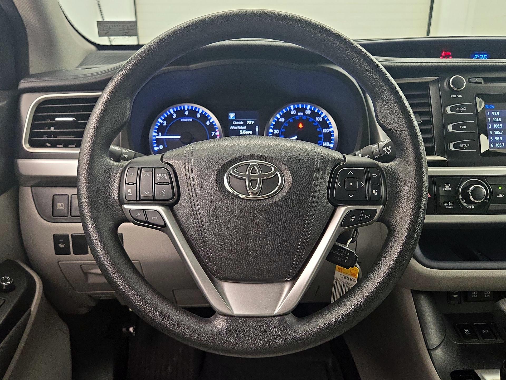 Thumbnail: 2017 Toyota Highlander - 10