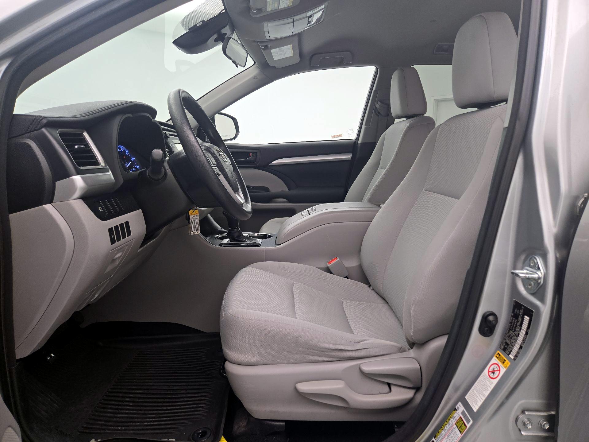 Thumbnail: 2017 Toyota Highlander - 11