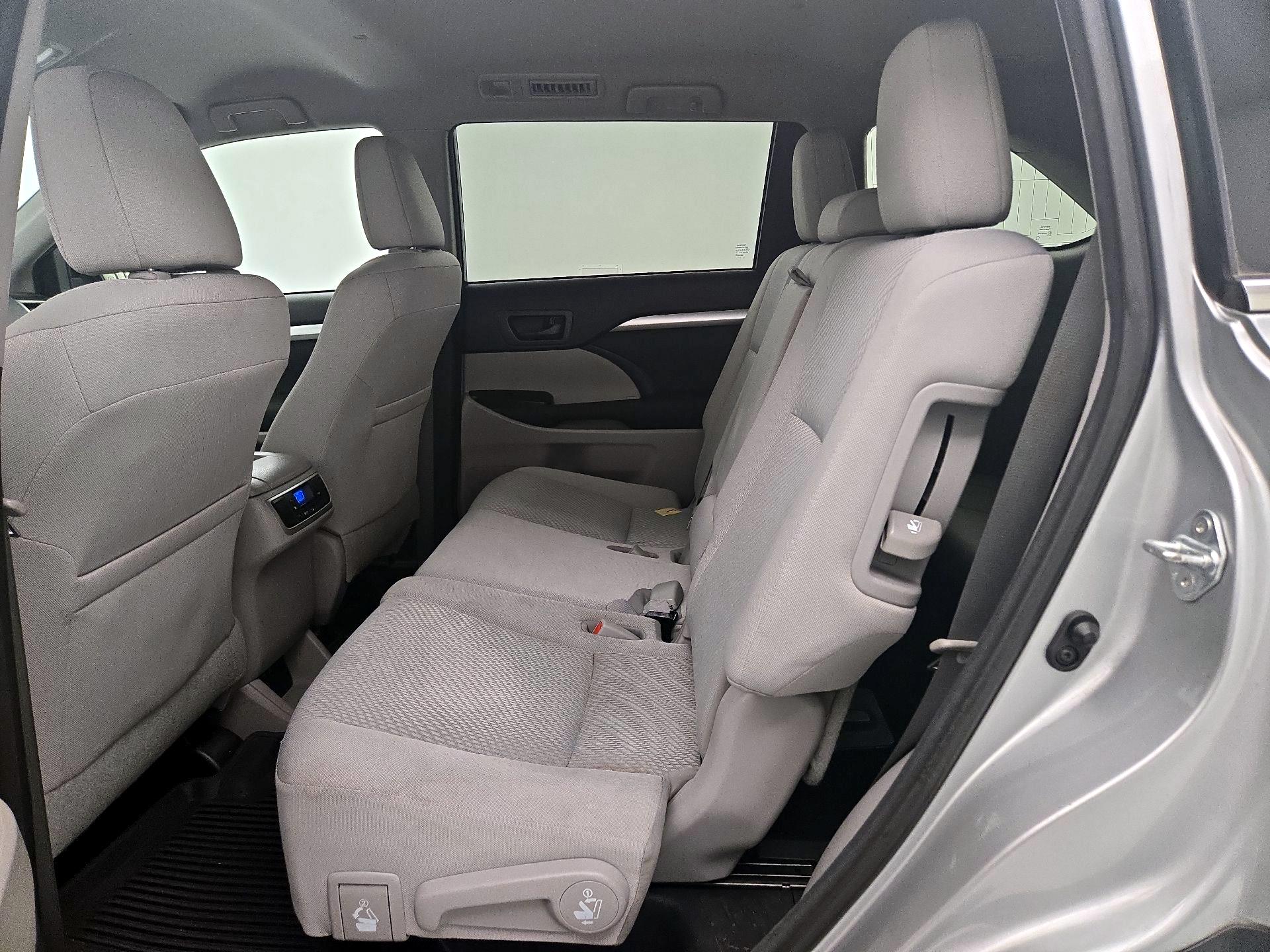 Thumbnail: 2017 Toyota Highlander - 19