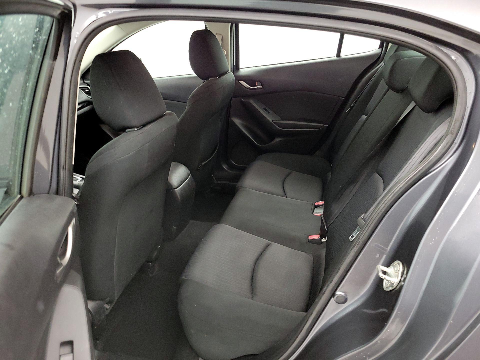 Thumbnail: 2015 Mazda Mazda3 - 18