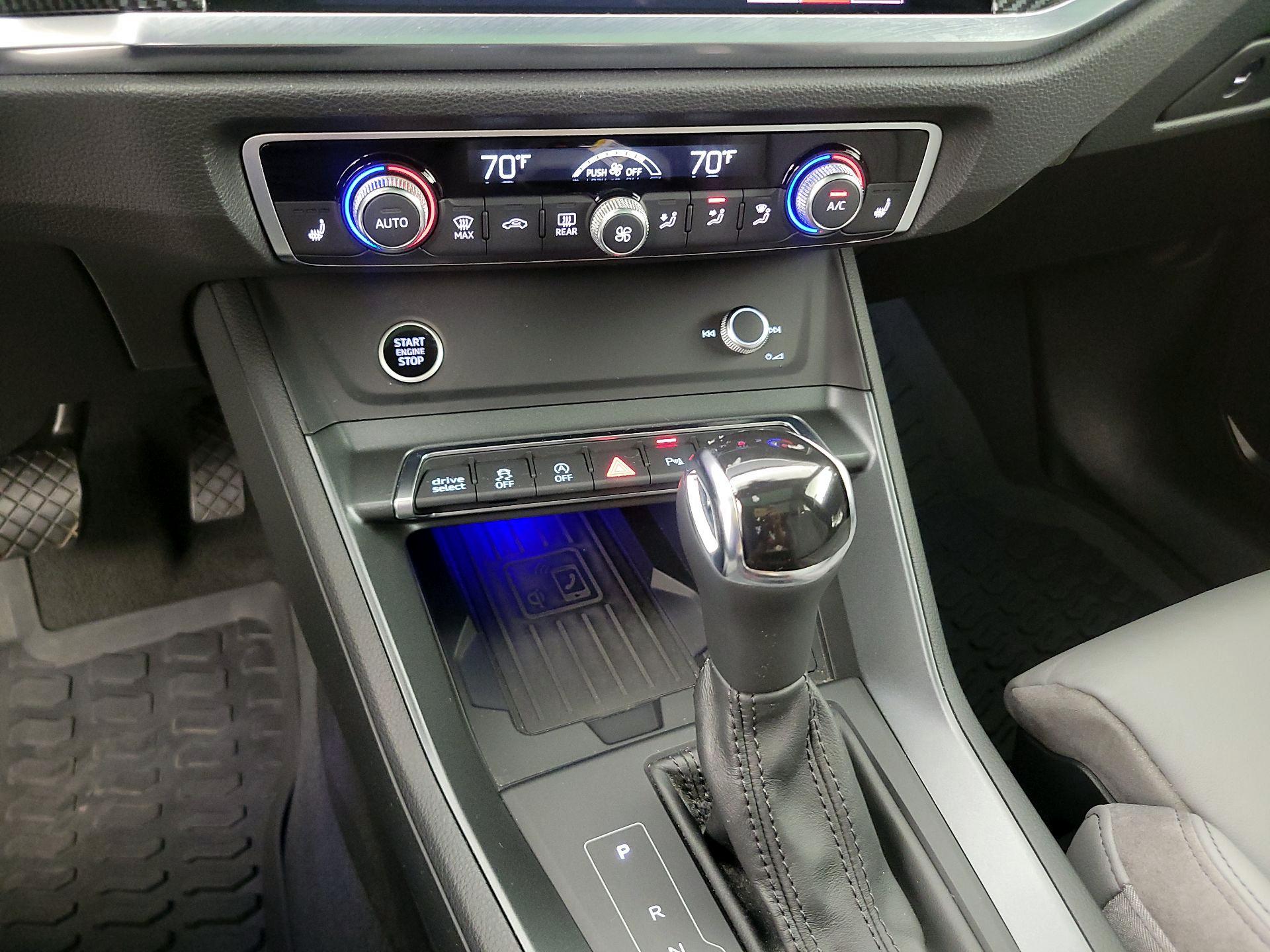 Thumbnail: 2021 Audi Q3 - 16