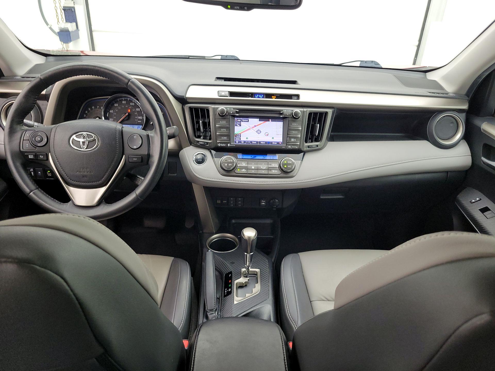 Thumbnail: 2015 Toyota RAV4 - 9