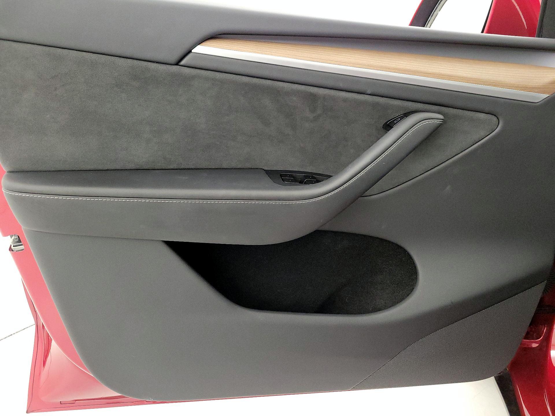 Thumbnail: 2025 Tesla Model Y - 12