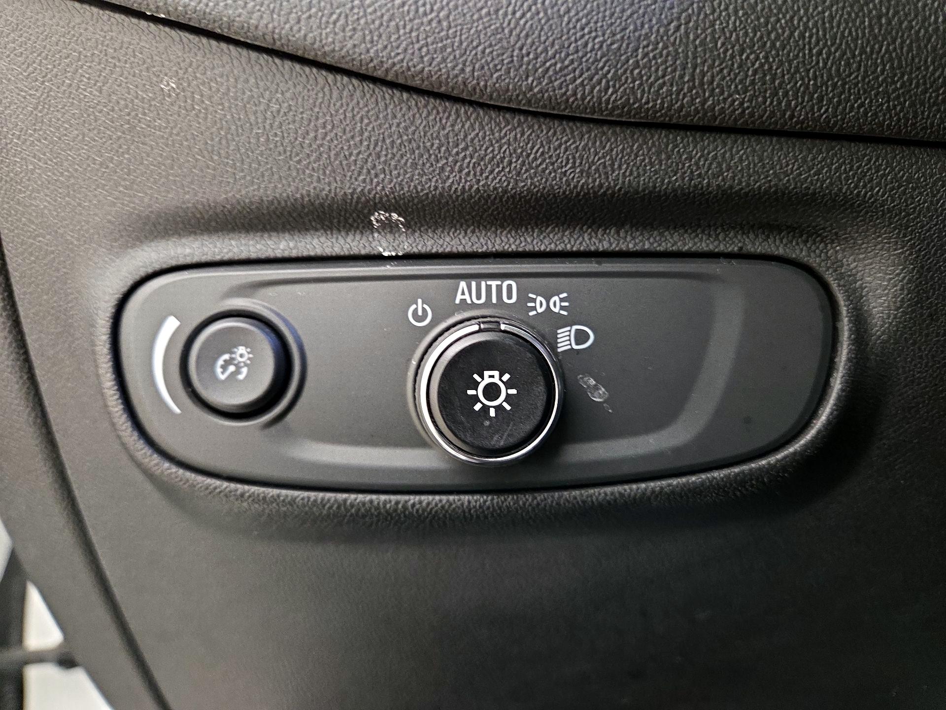 Thumbnail: 2020 Chevrolet Equinox - 13