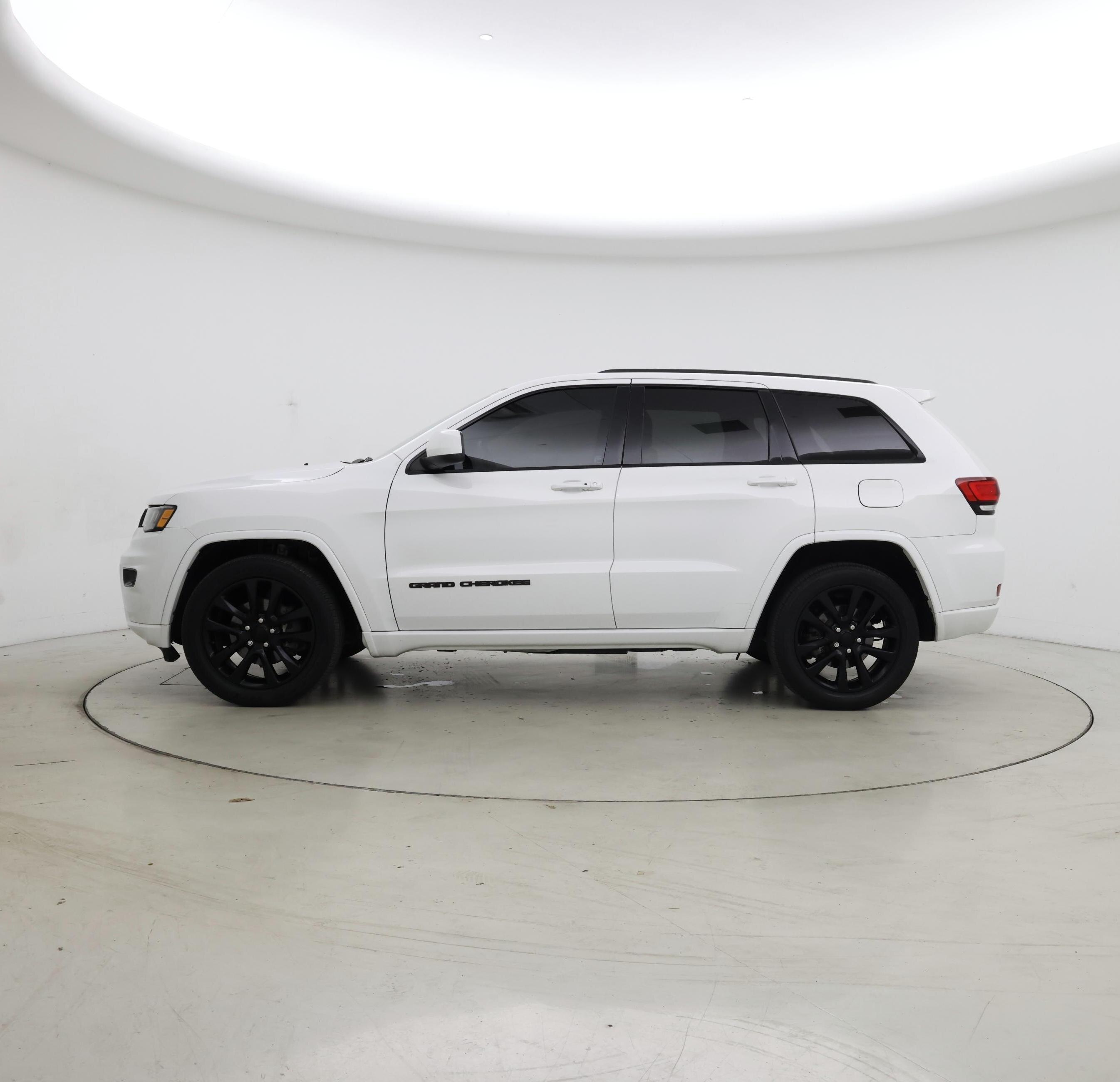 Thumbnail: 2020 Jeep Grand Cherokee - 3