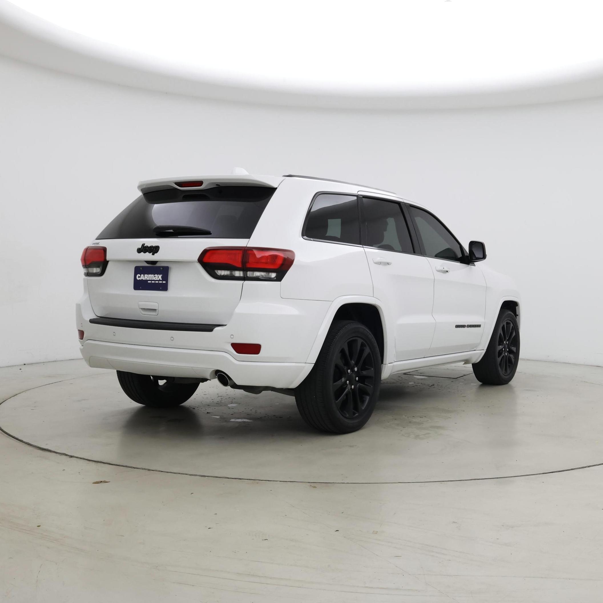 Thumbnail: 2020 Jeep Grand Cherokee - 8