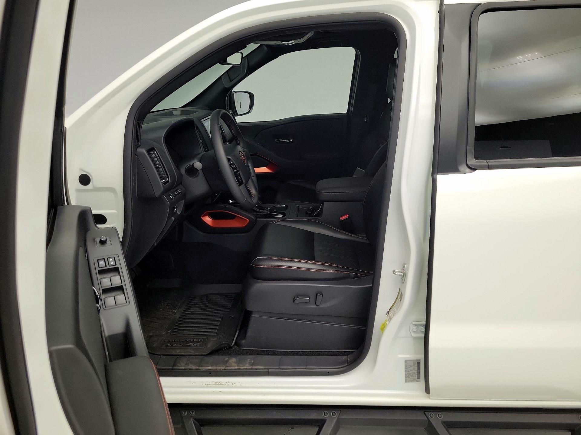 Thumbnail: 2024 Nissan Frontier - 11