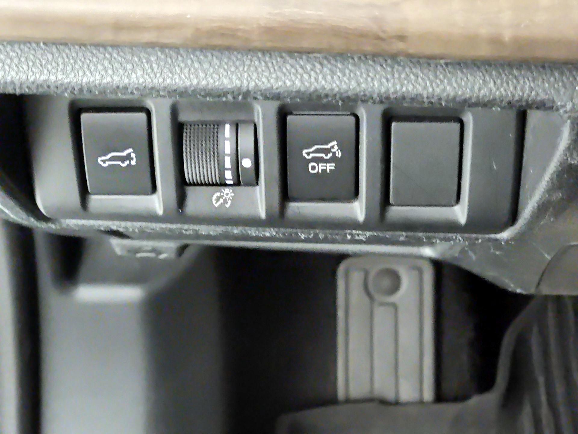Thumbnail: 2020 Subaru Outback - 13