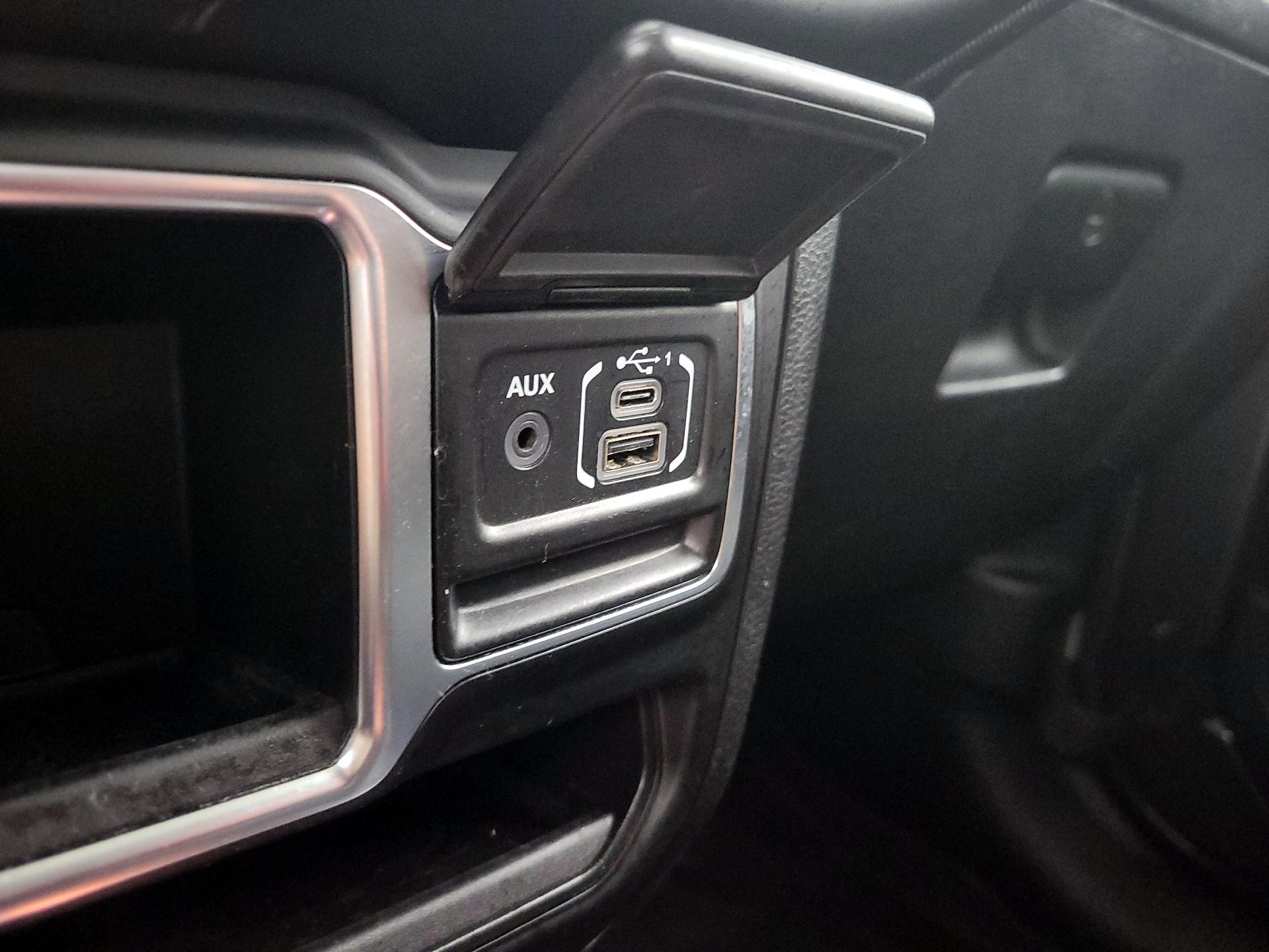 Thumbnail: 2021 Jeep Gladiator - 18