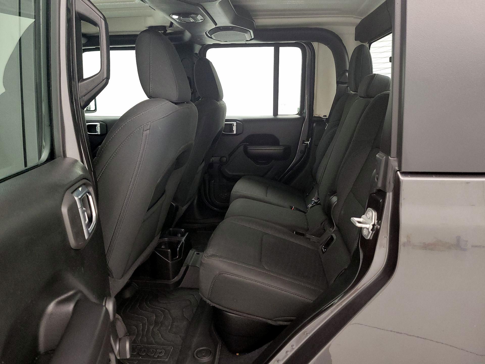 Thumbnail: 2021 Jeep Gladiator - 19