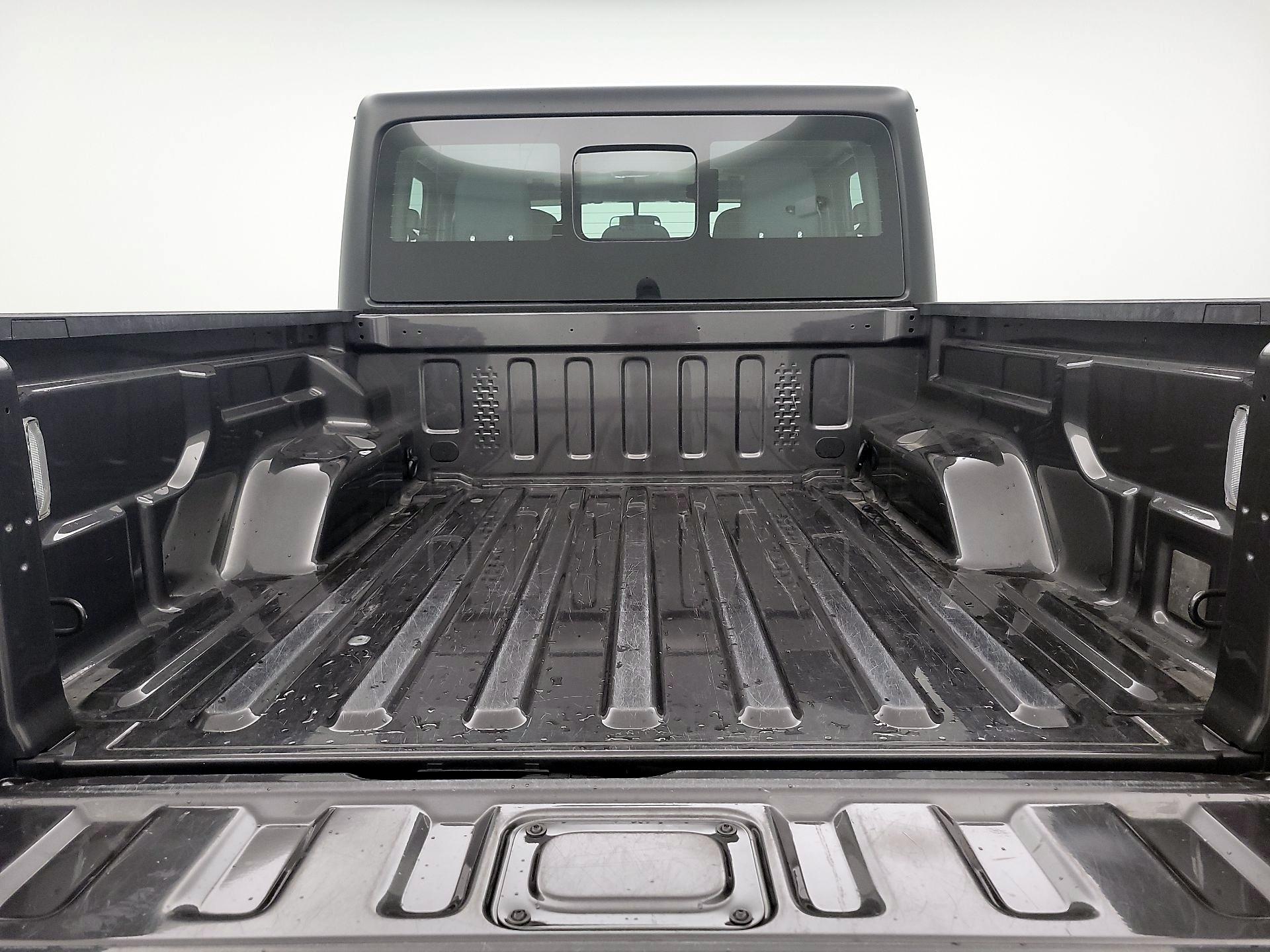 Thumbnail: 2021 Jeep Gladiator - 20
