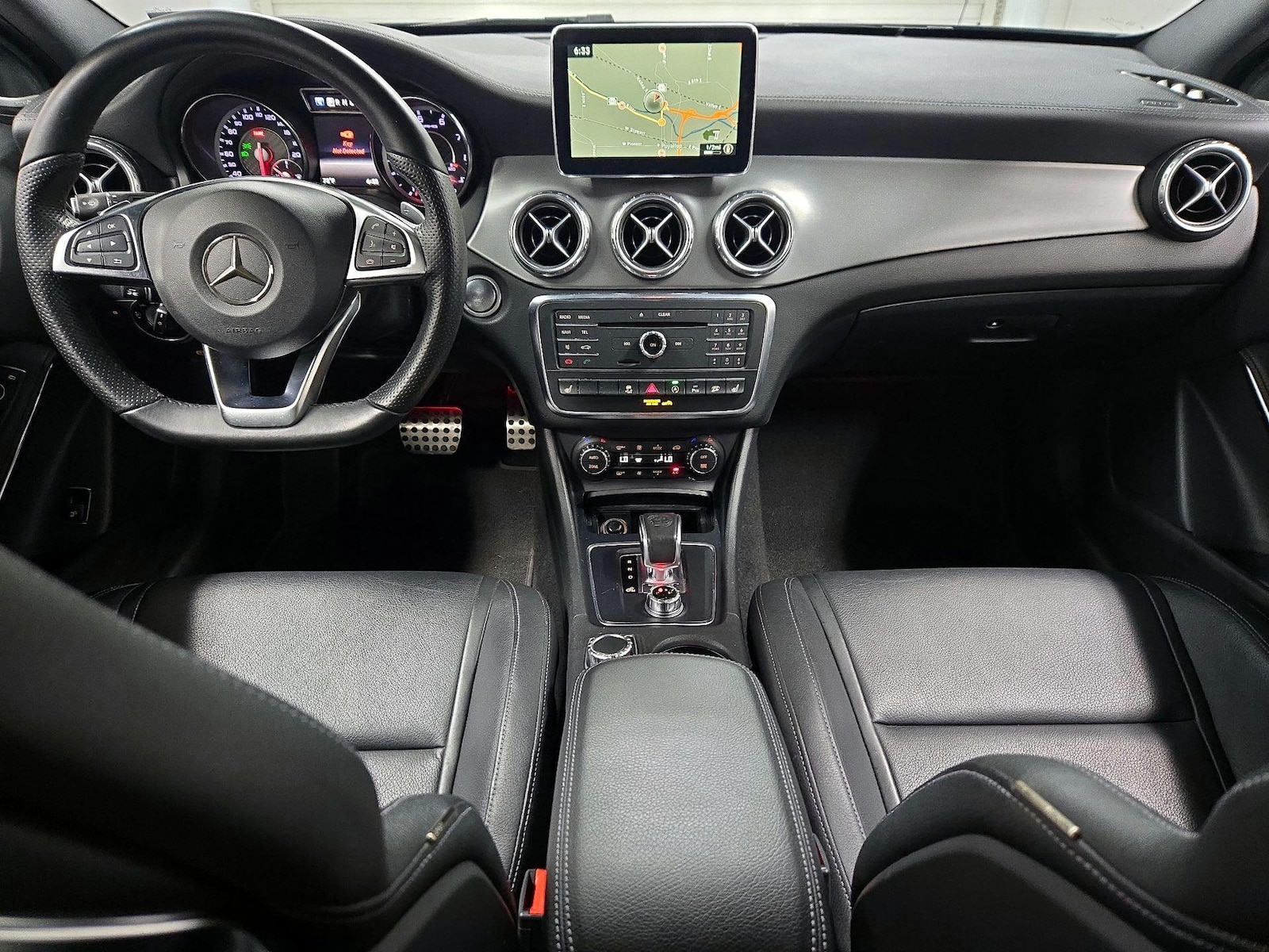 2016 Mercedes-Benz GLA-Class GLA45 AMG - Photo 10
