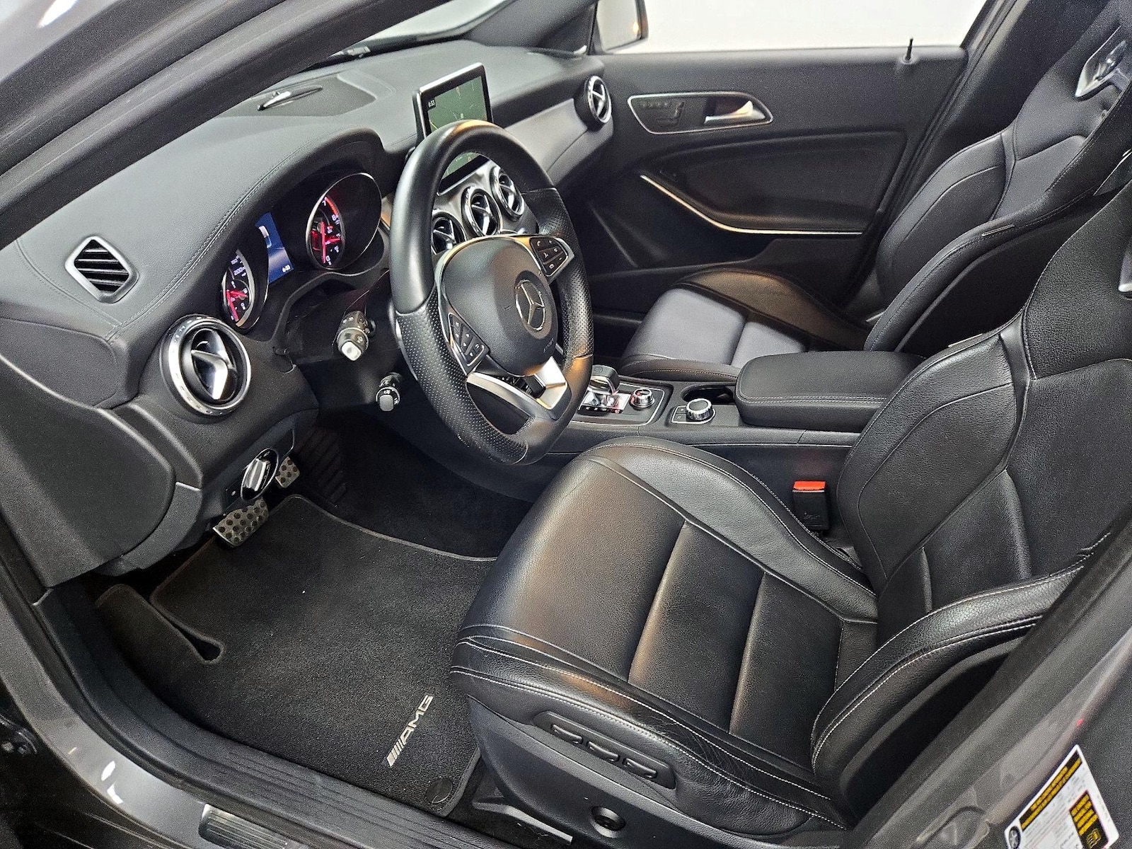 2016 Mercedes-Benz GLA-Class GLA45 AMG - Photo 12