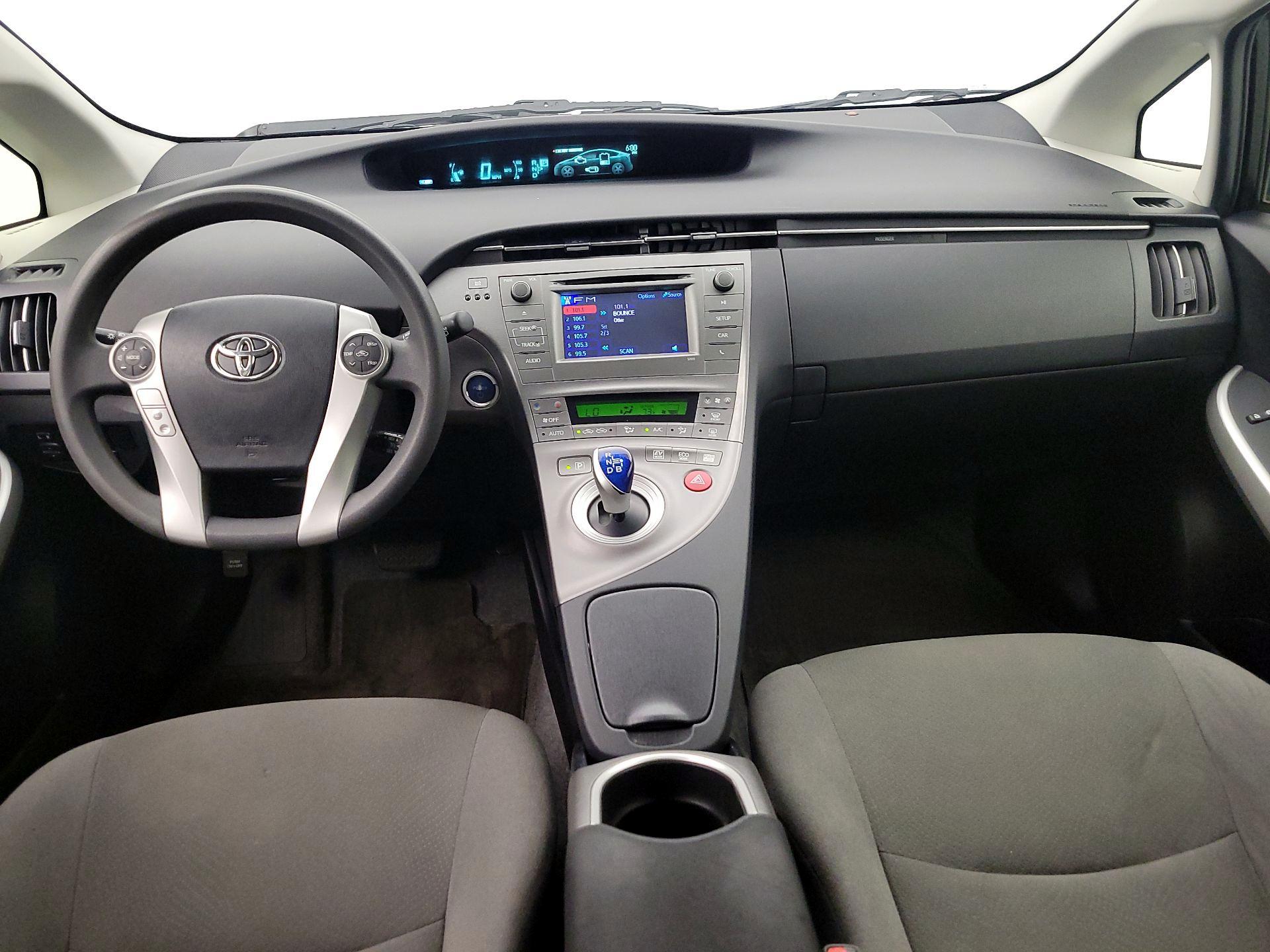 Thumbnail: 2015 Toyota Prius - 9