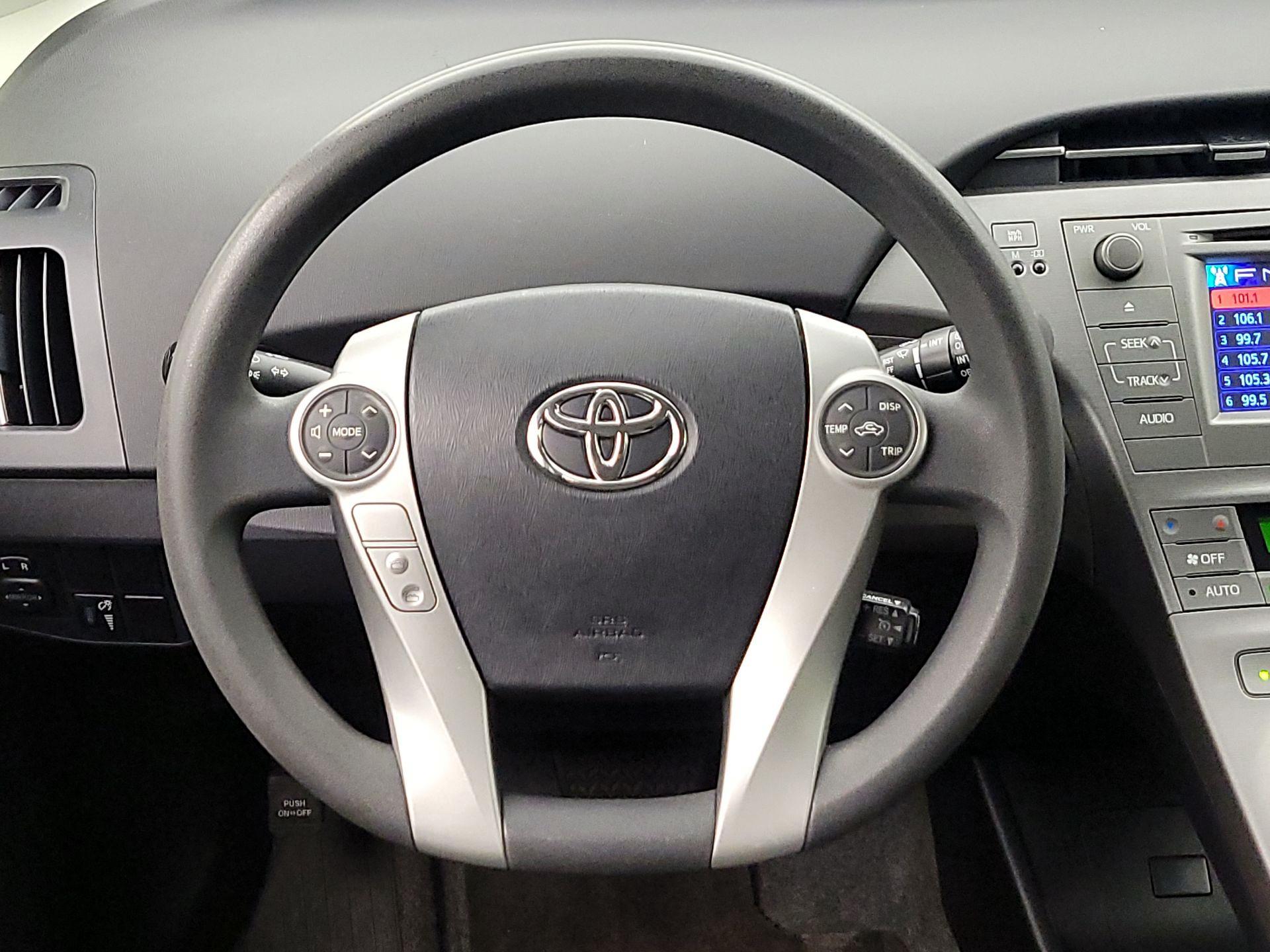 Thumbnail: 2015 Toyota Prius - 10