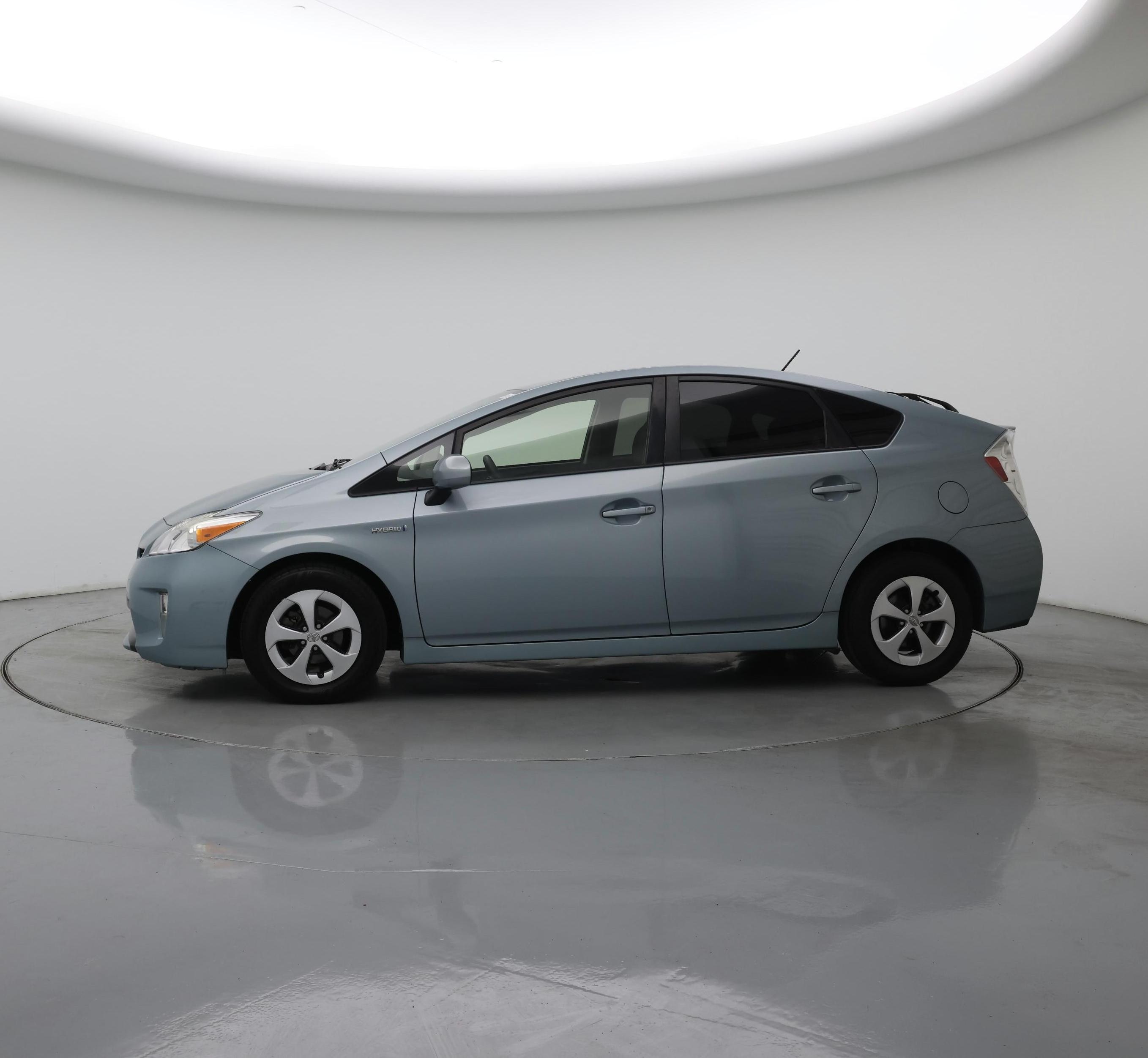 Thumbnail: 2015 Toyota Prius - 3