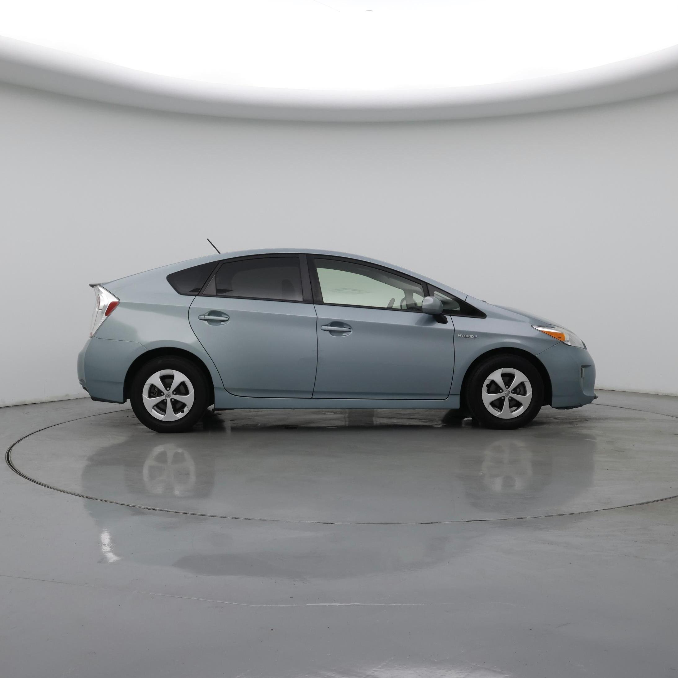 Thumbnail: 2015 Toyota Prius - 7