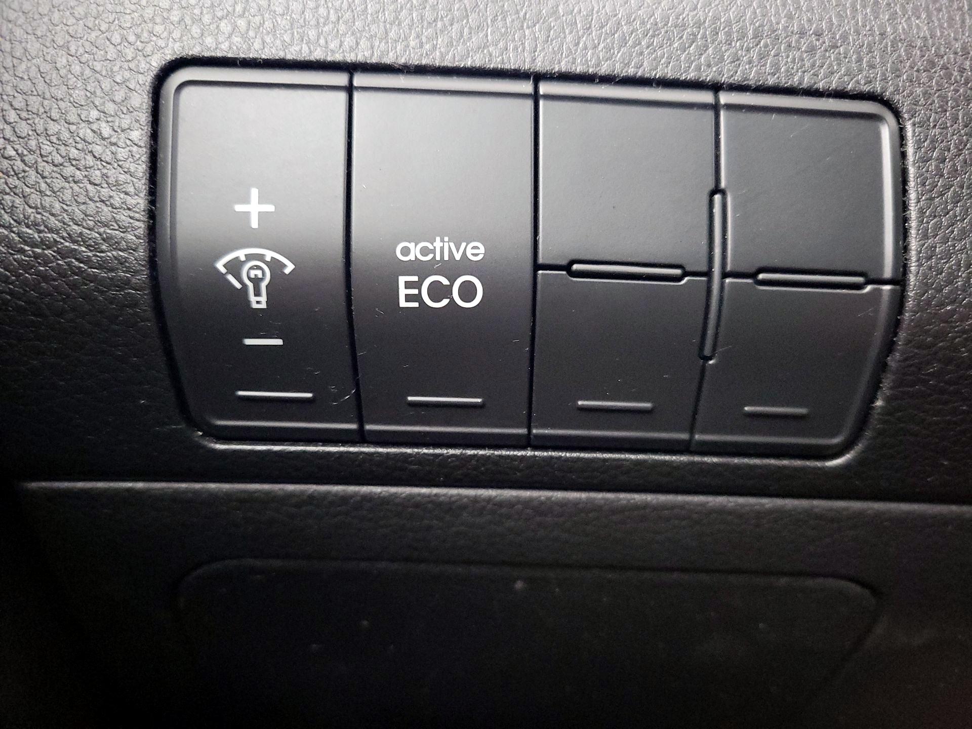 Thumbnail: 2014 Hyundai Elantra - 13