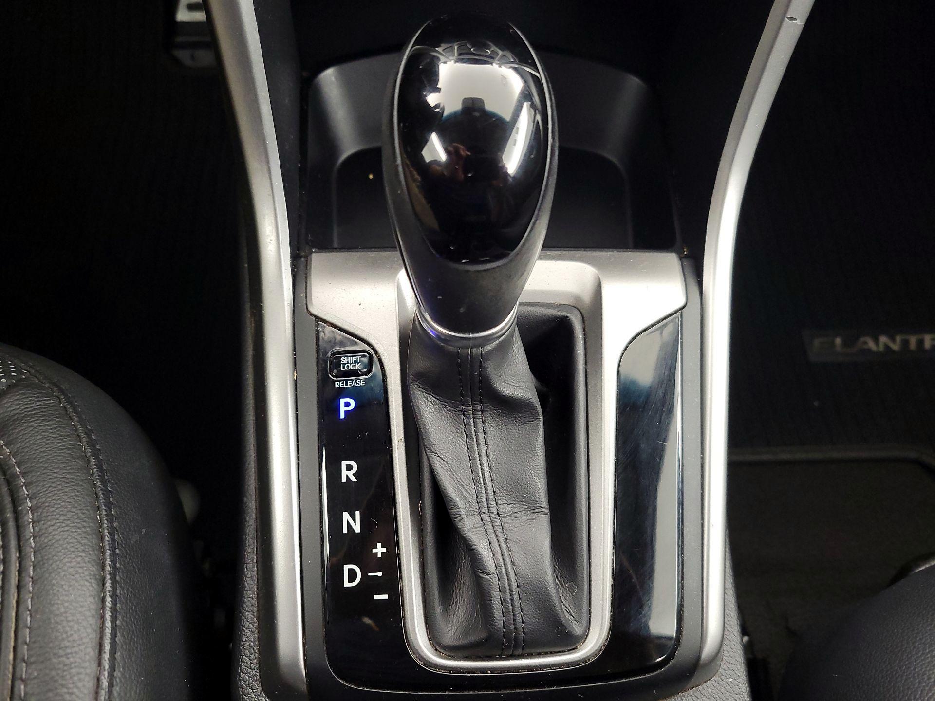 Thumbnail: 2014 Hyundai Elantra - 18