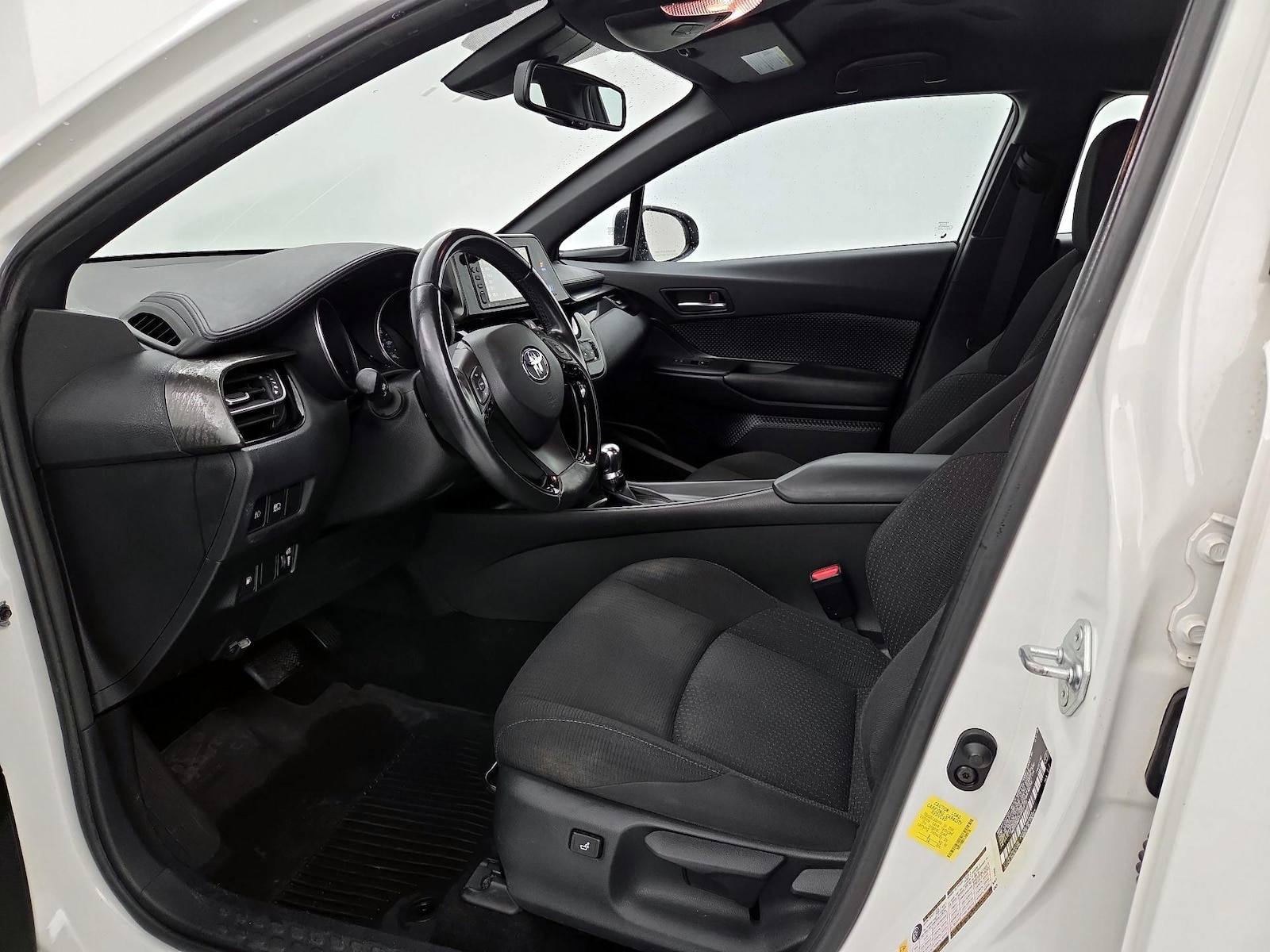 2018 Toyota C-HR XLE Premium - Photo 12