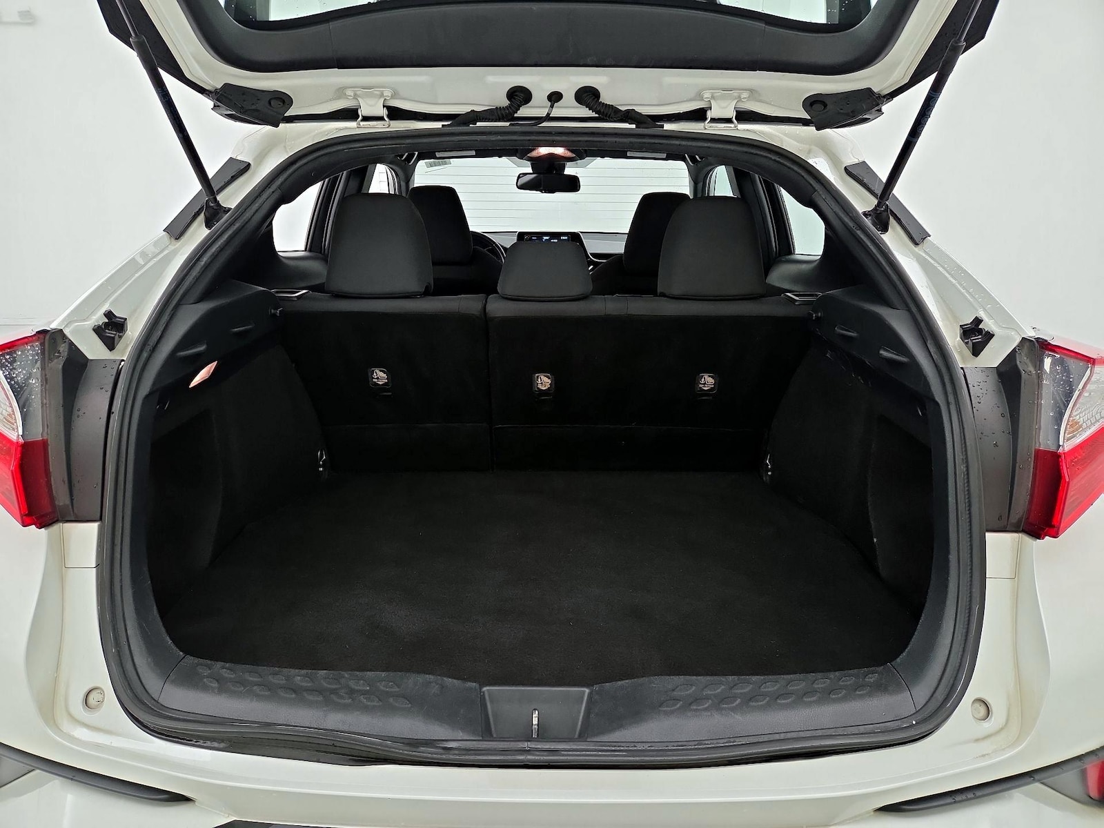 2018 Toyota C-HR XLE Premium - Photo 21