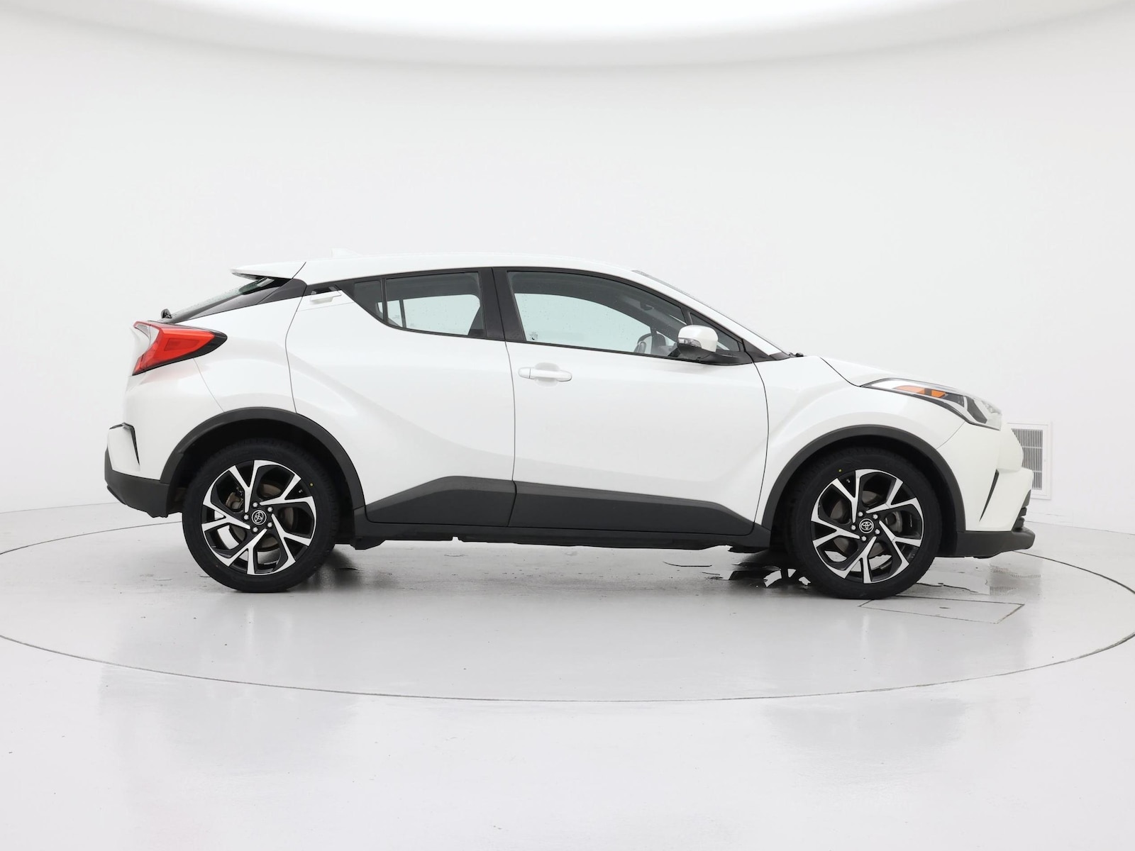 2018 Toyota C-HR XLE Premium - Photo 8