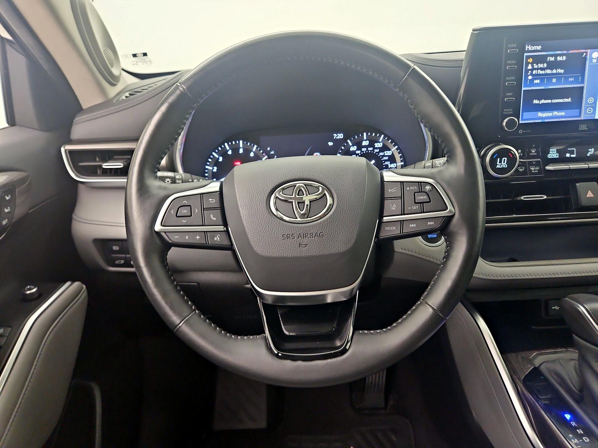 Thumbnail: 2020 Toyota Highlander - 10