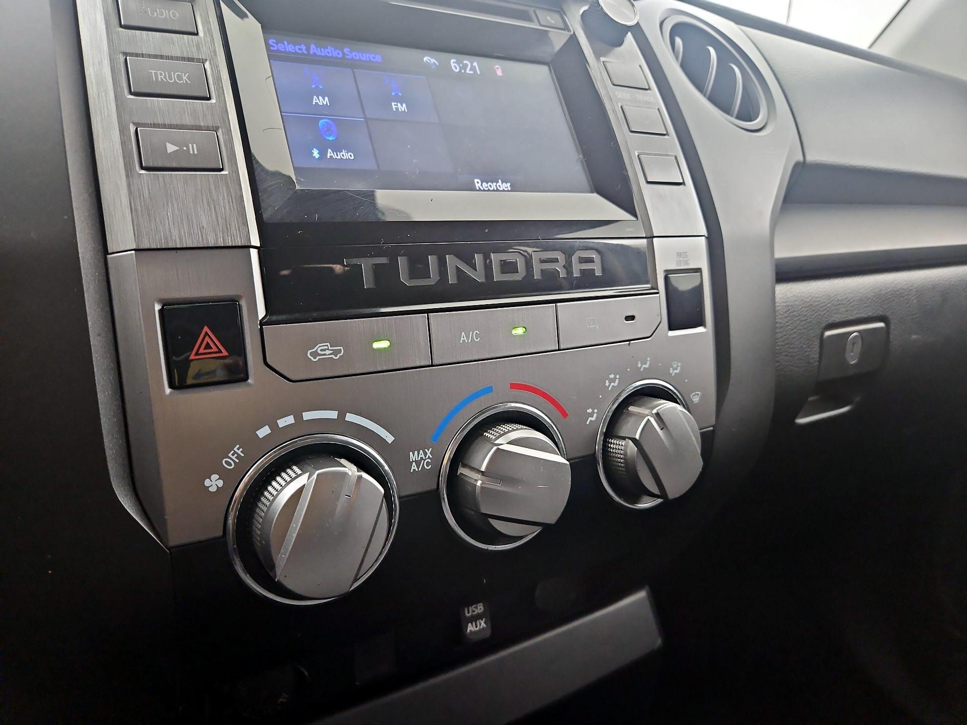 Thumbnail: 2020 Toyota Highlander - 16
