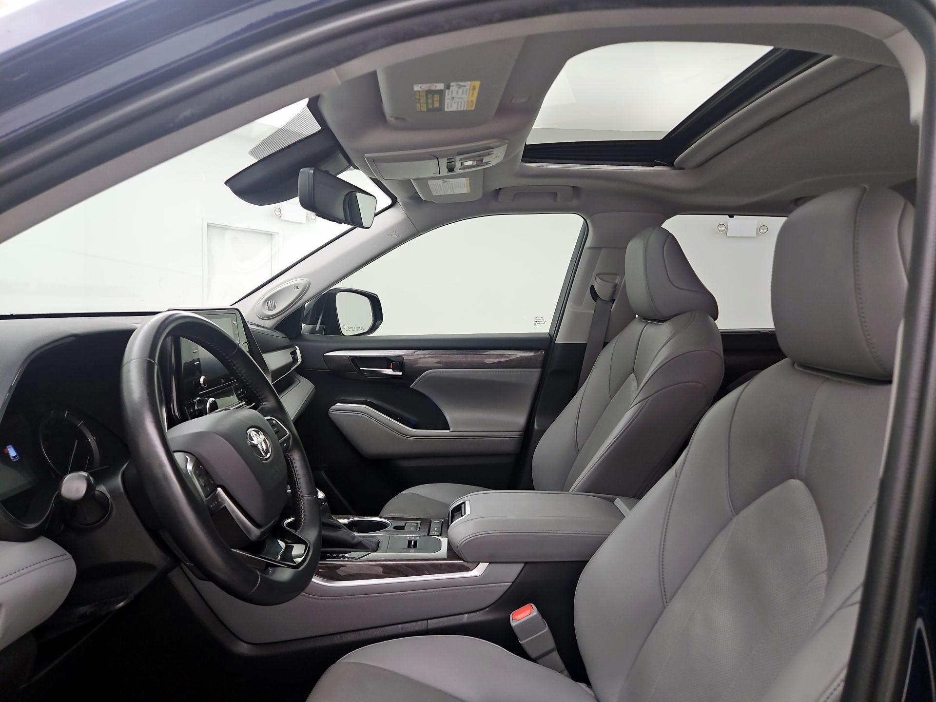 Thumbnail: 2020 Toyota Highlander - 19