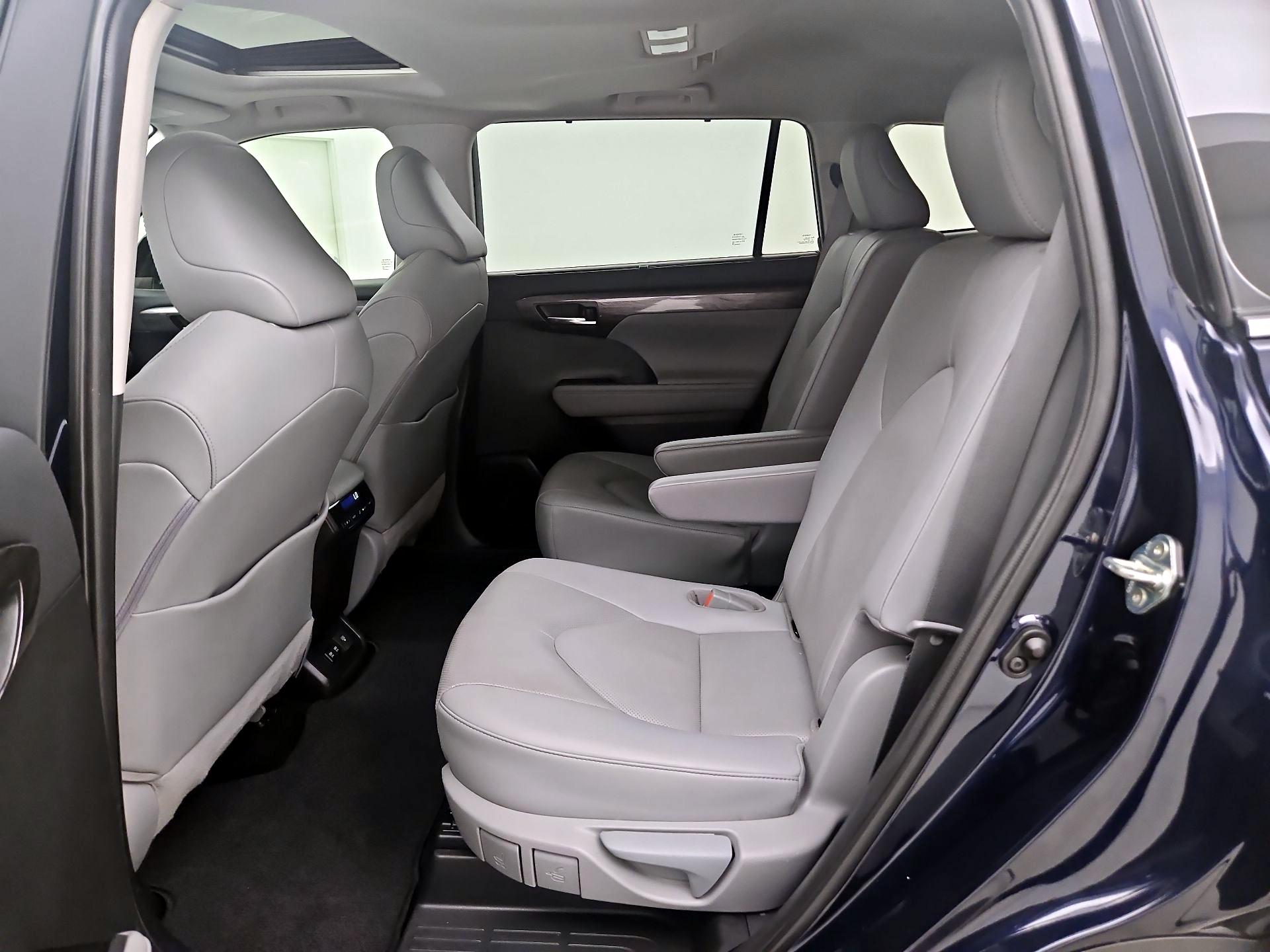 Thumbnail: 2020 Toyota Highlander - 20