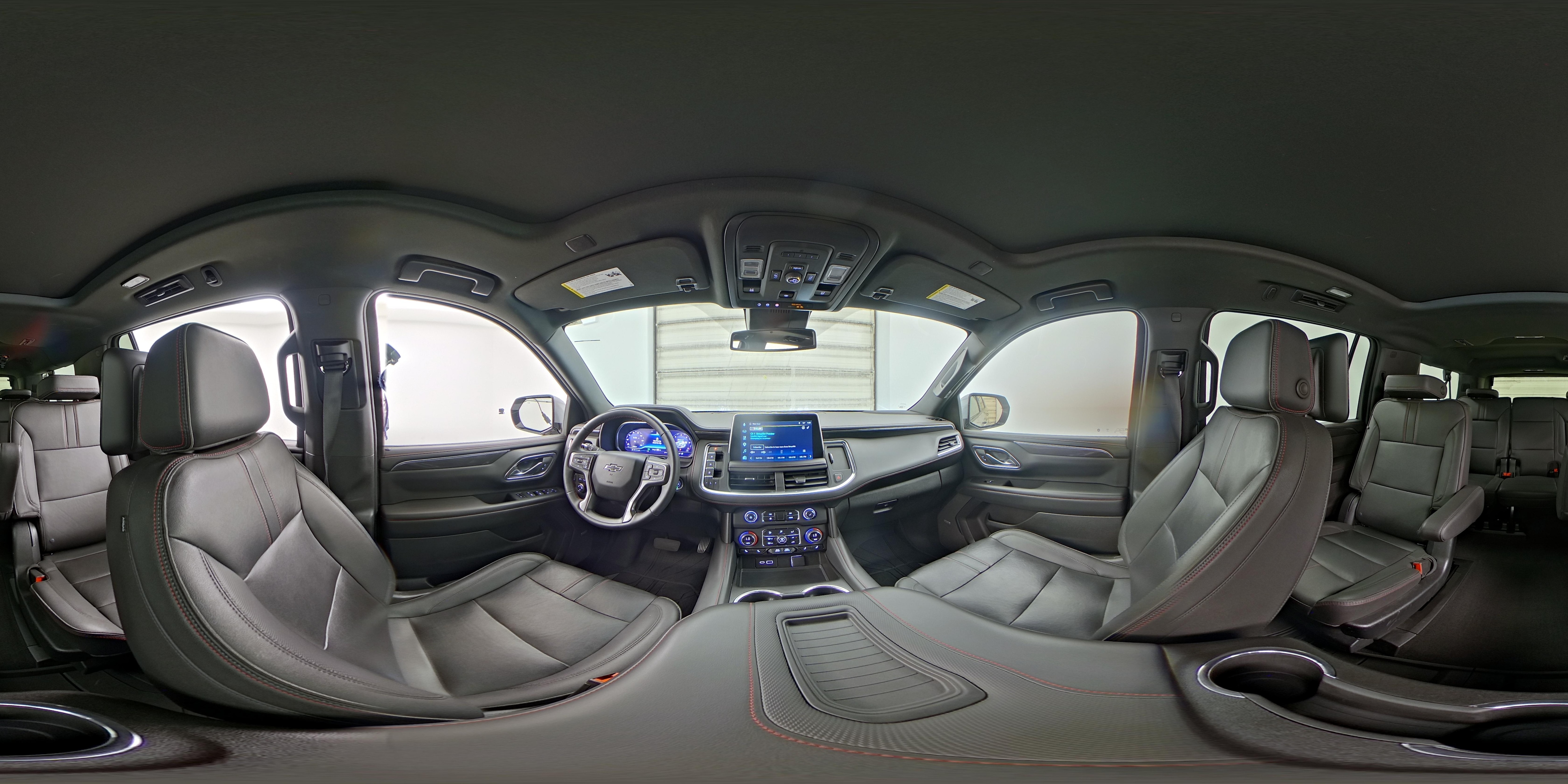 2023 Chevrolet Suburban RST - Photo 18