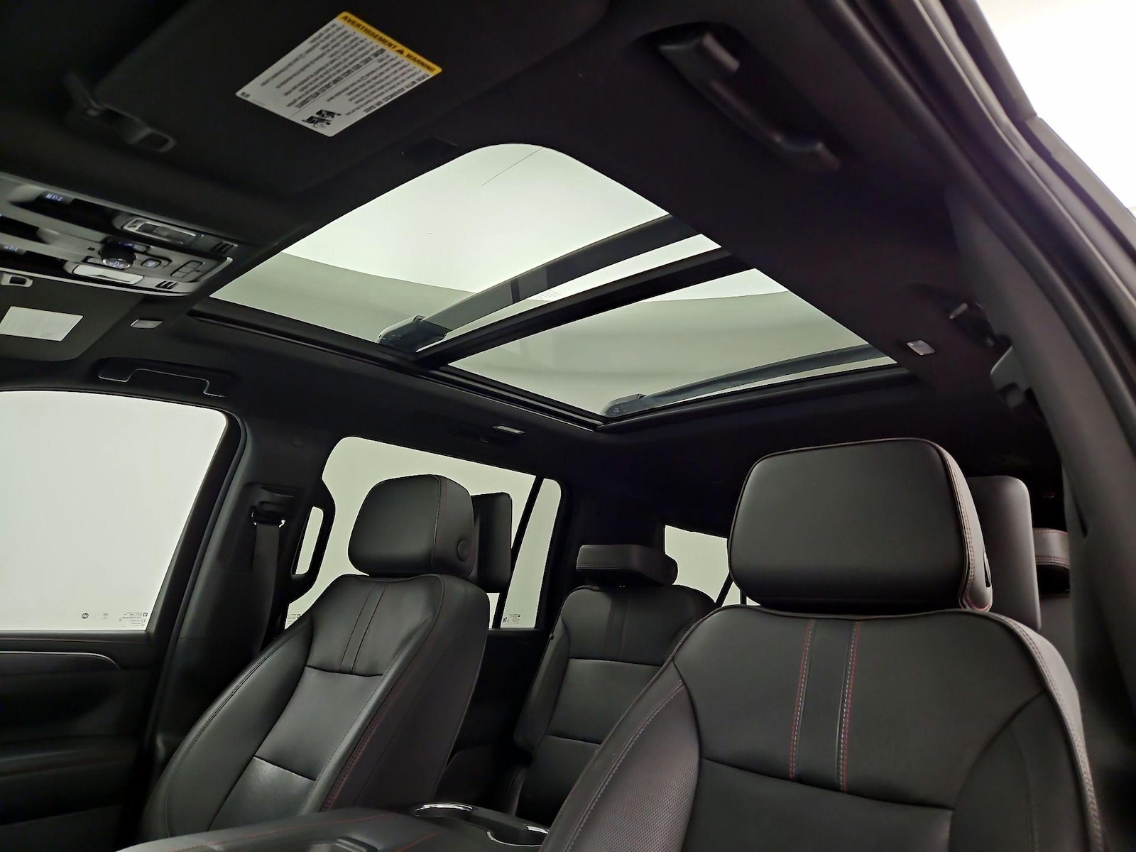 2023 Chevrolet Suburban RST - Photo 11