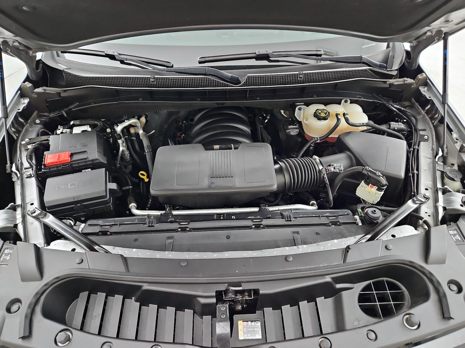2023 Chevrolet Suburban RST - Photo 16
