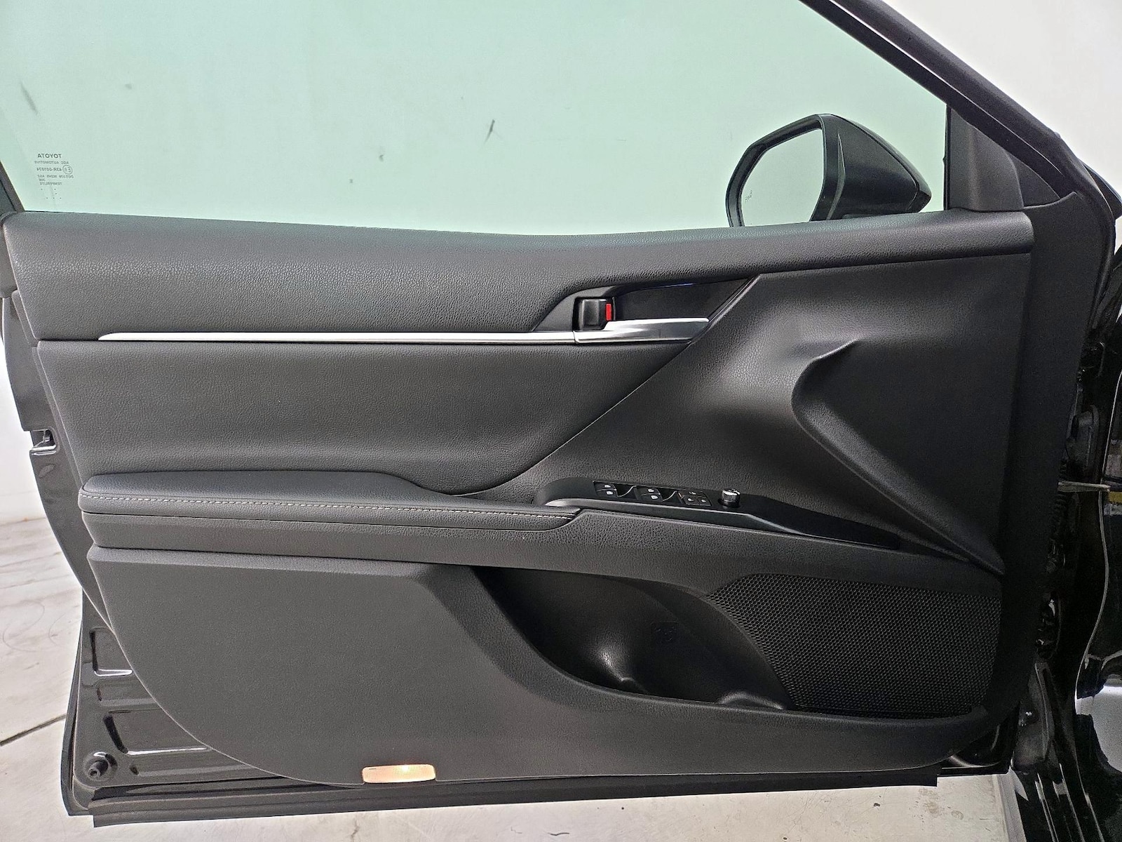 2020 Toyota Camry XSE - Photo 13