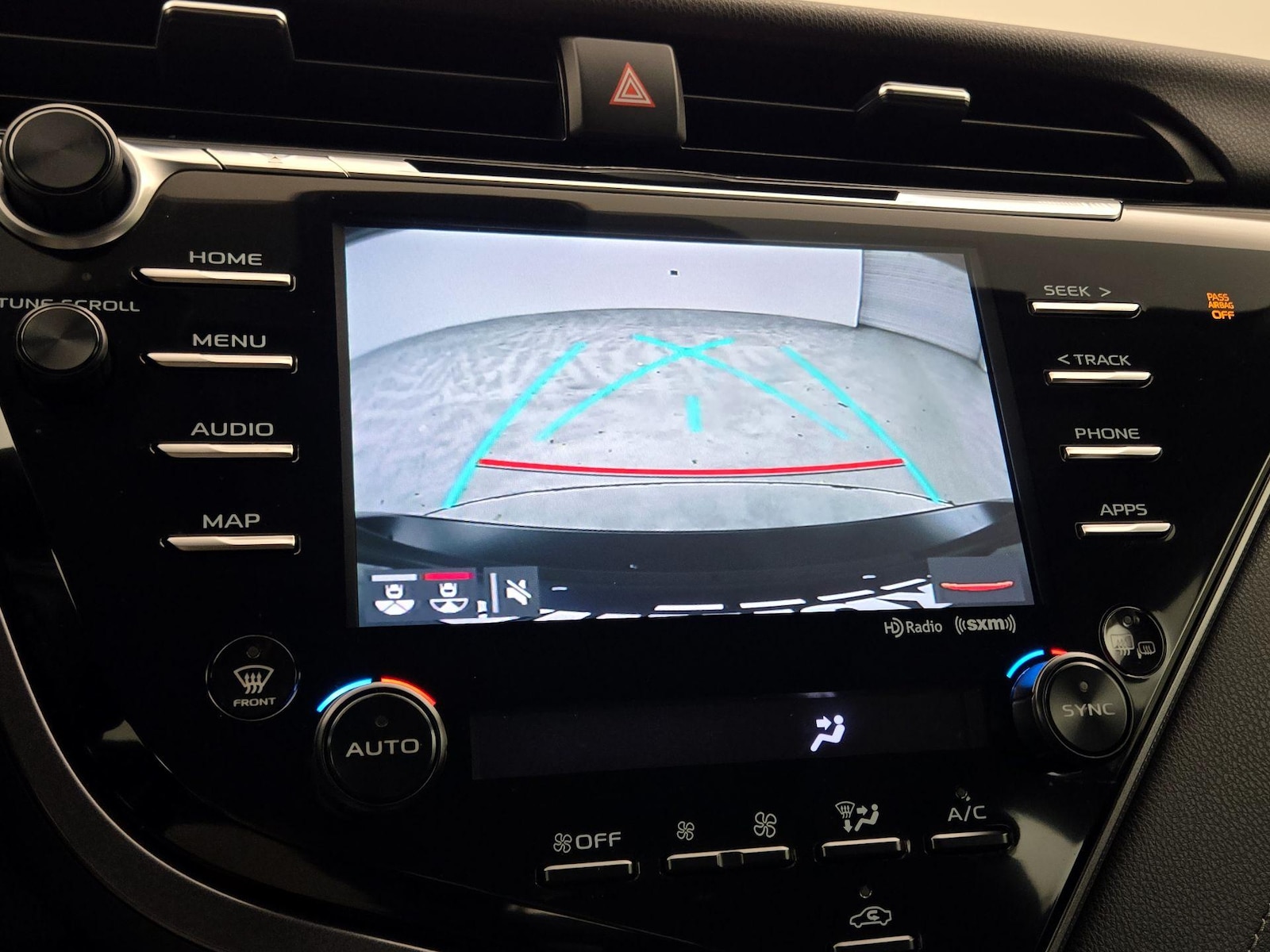 2020 Toyota Camry XSE - Photo 15