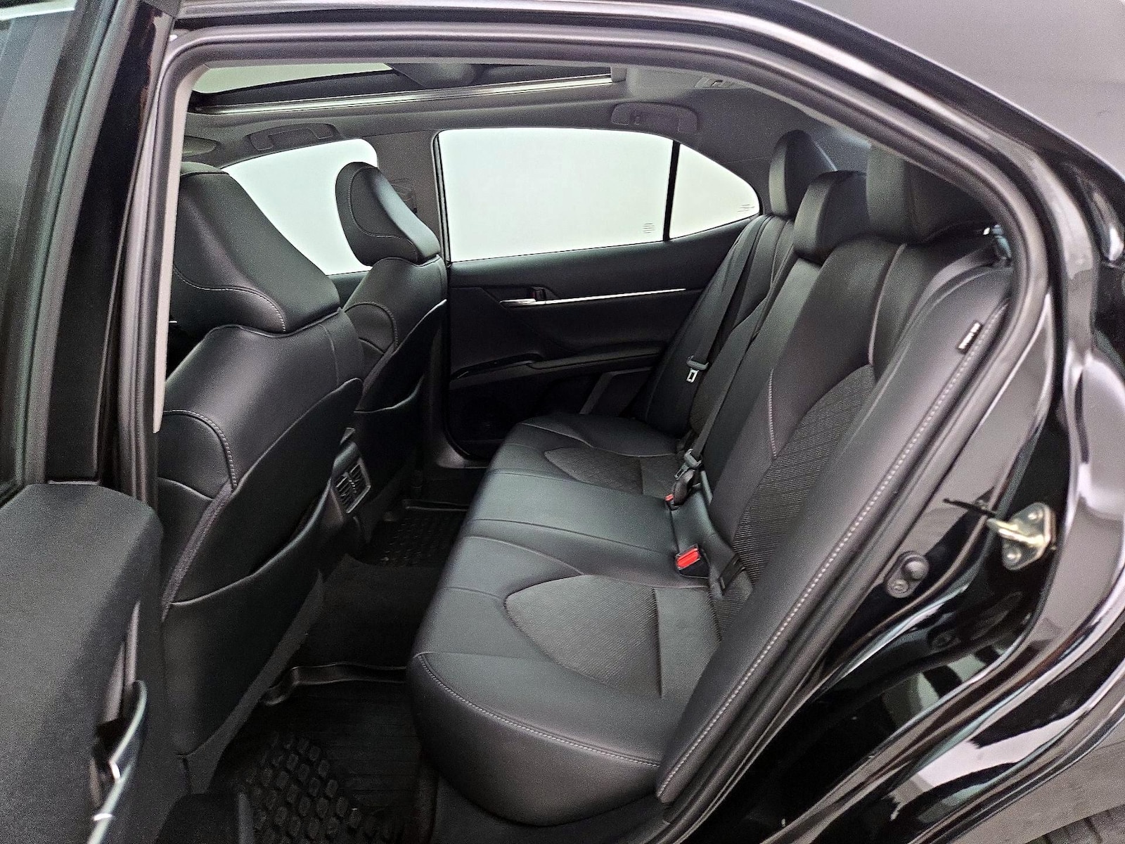2020 Toyota Camry XSE - Photo 21