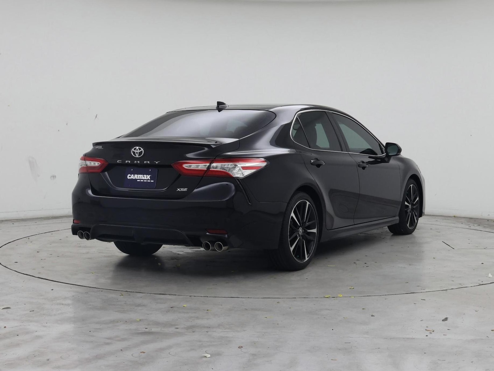 2020 Toyota Camry XSE - Photo 9
