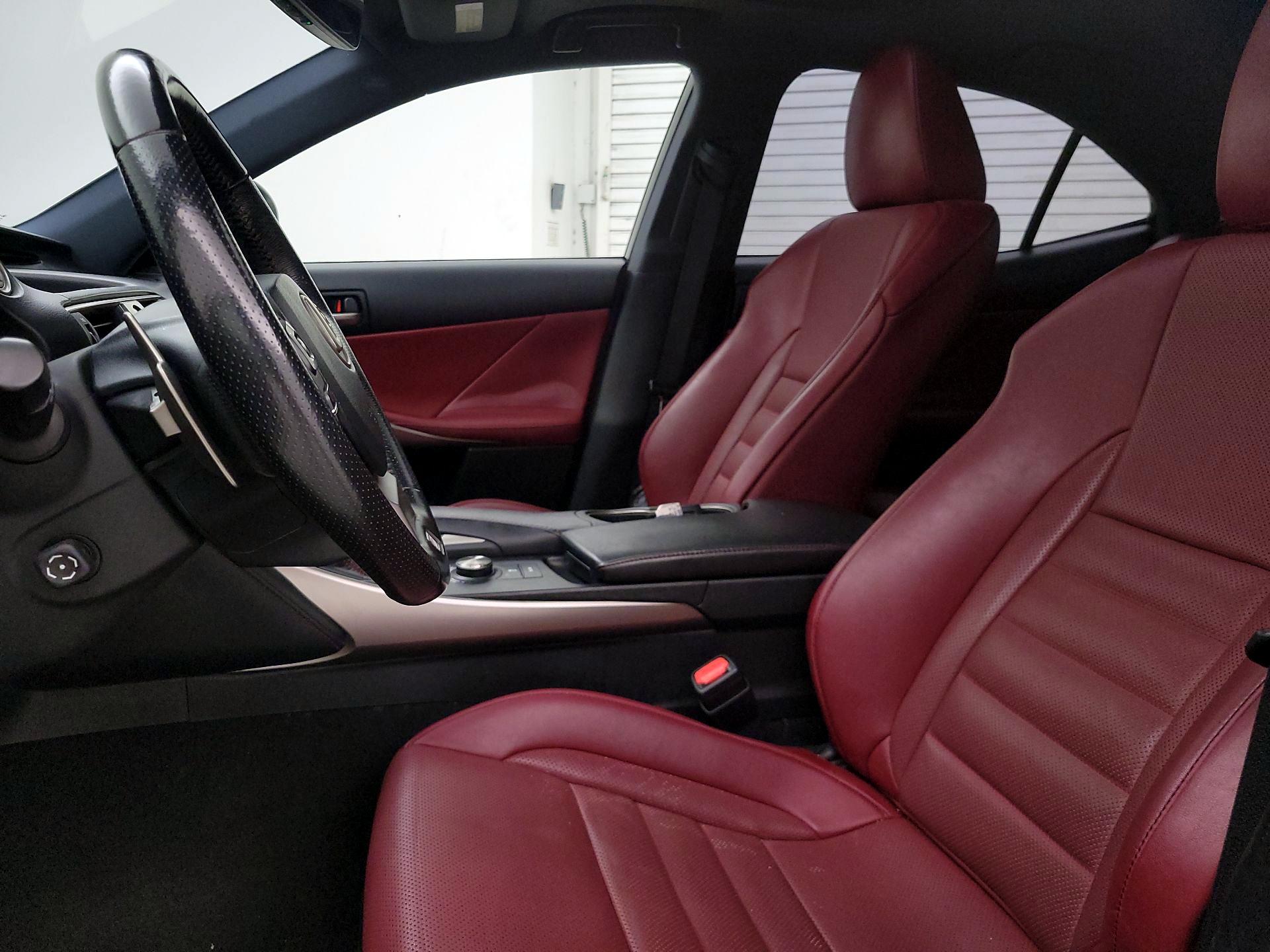 Thumbnail: 2018 Lexus IS - 11