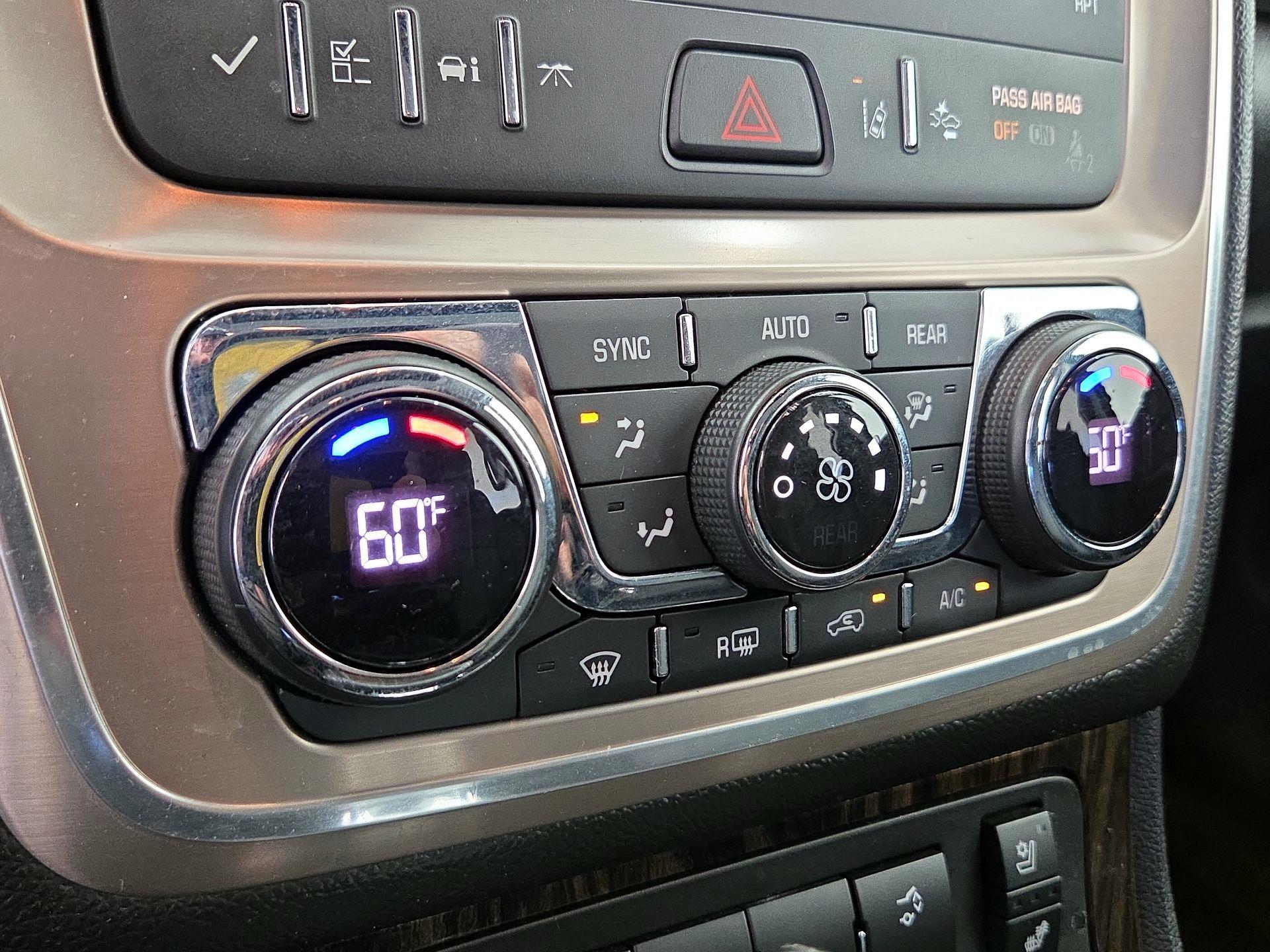Thumbnail: 2016 GMC Acadia - 17