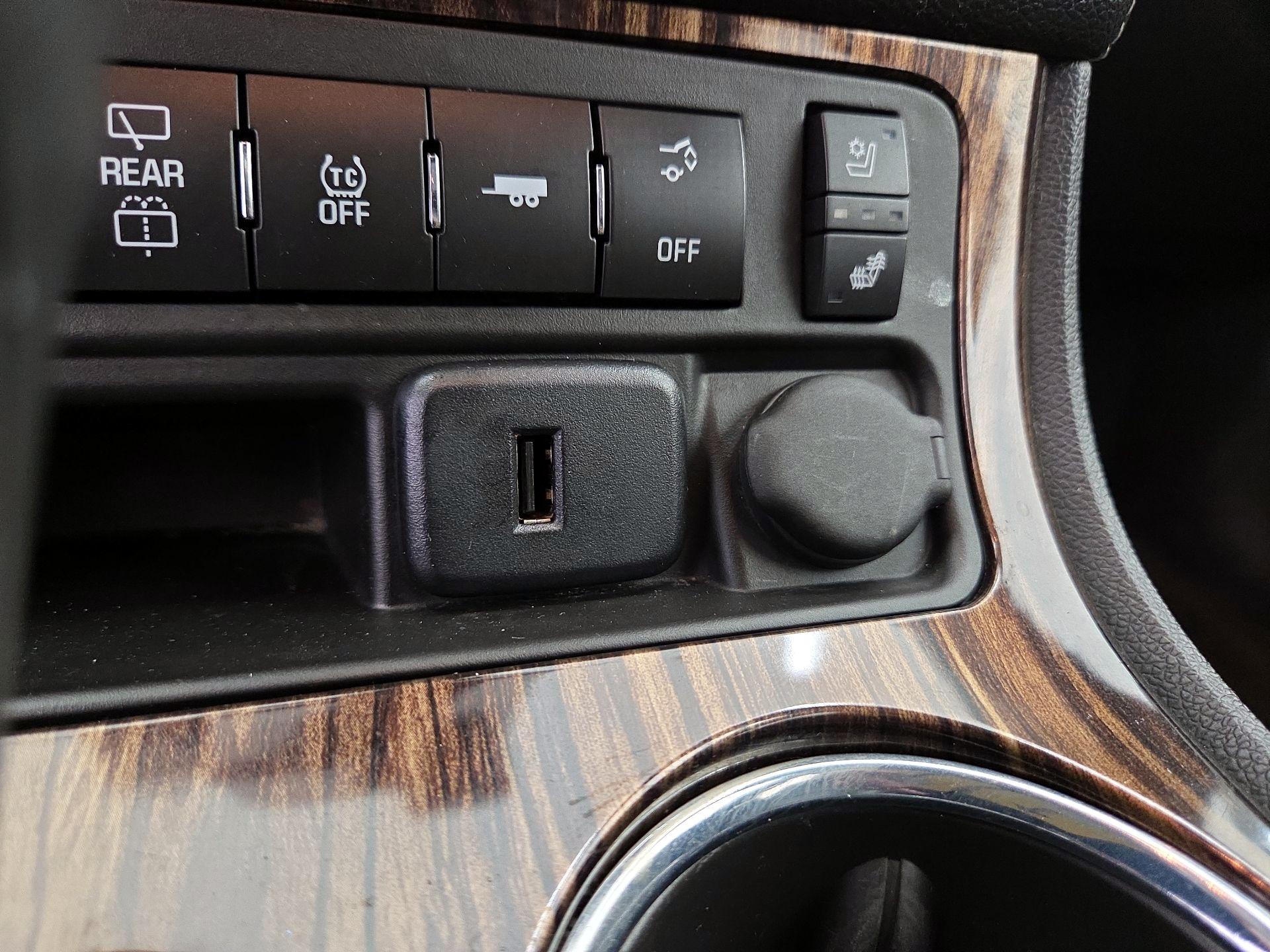 Thumbnail: 2016 GMC Acadia - 19