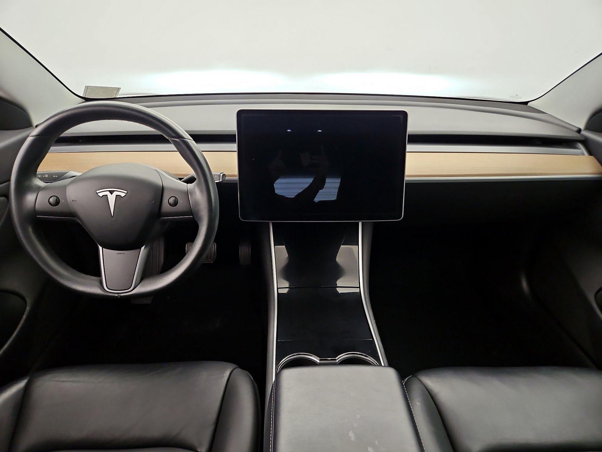 Thumbnail: 2019 Tesla Model 3 - 9