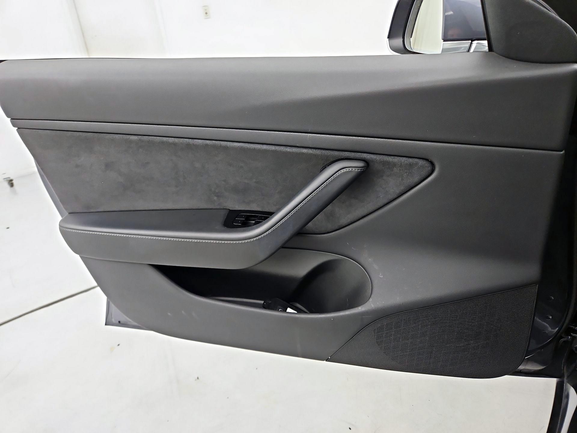 Thumbnail: 2019 Tesla Model 3 - 12